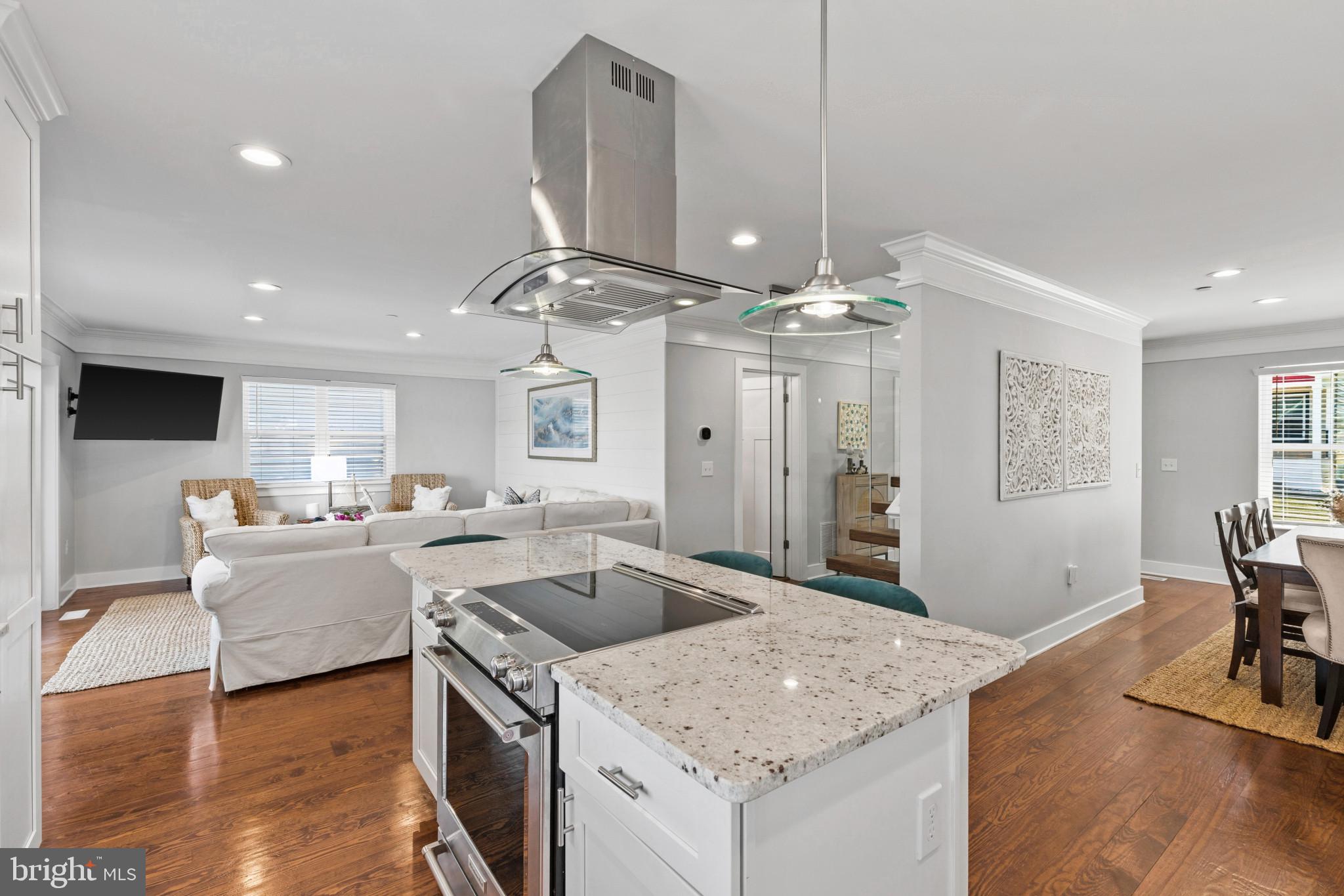 OYSTER HARBOR - Residential