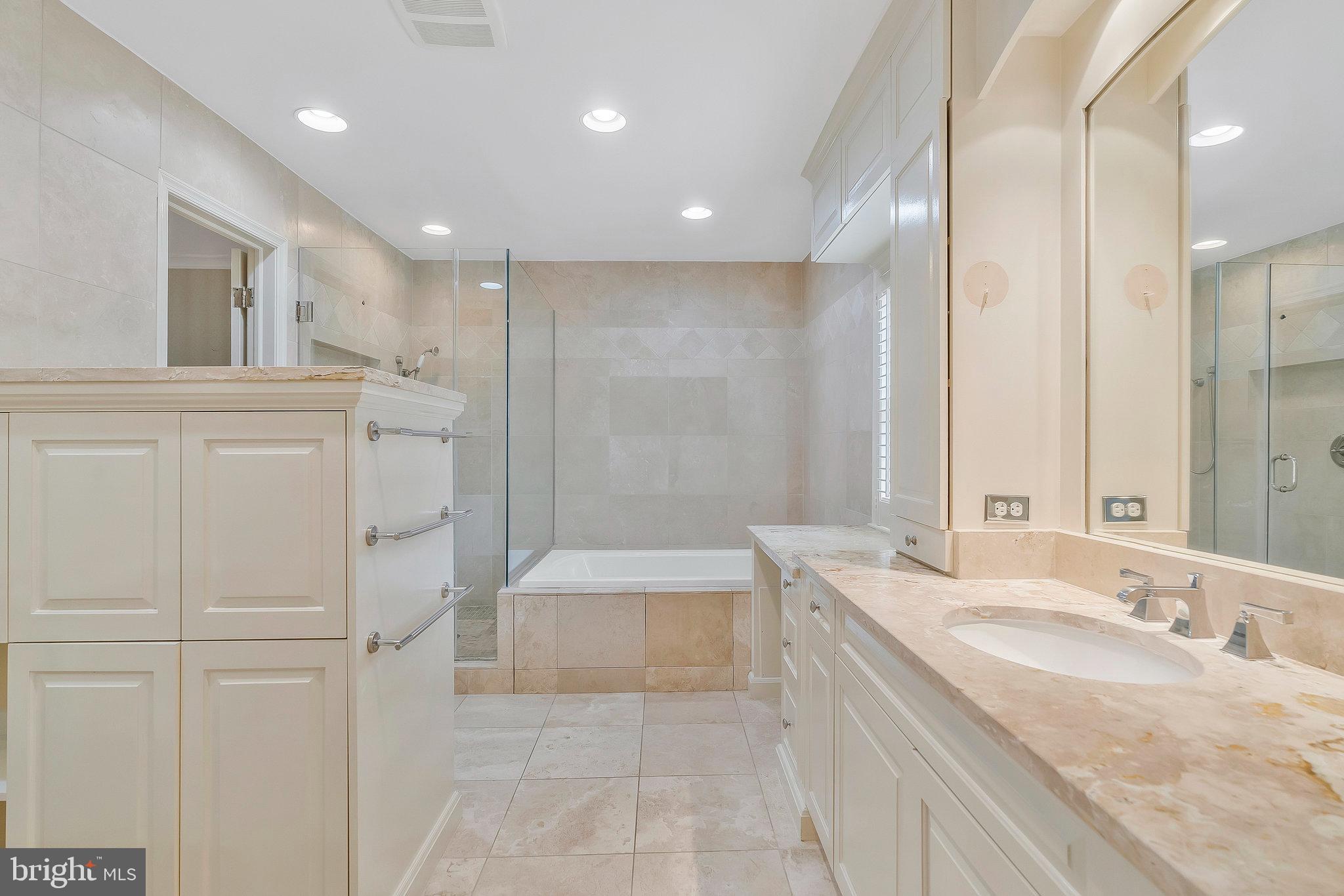 LANGLEY FOREST - Residential