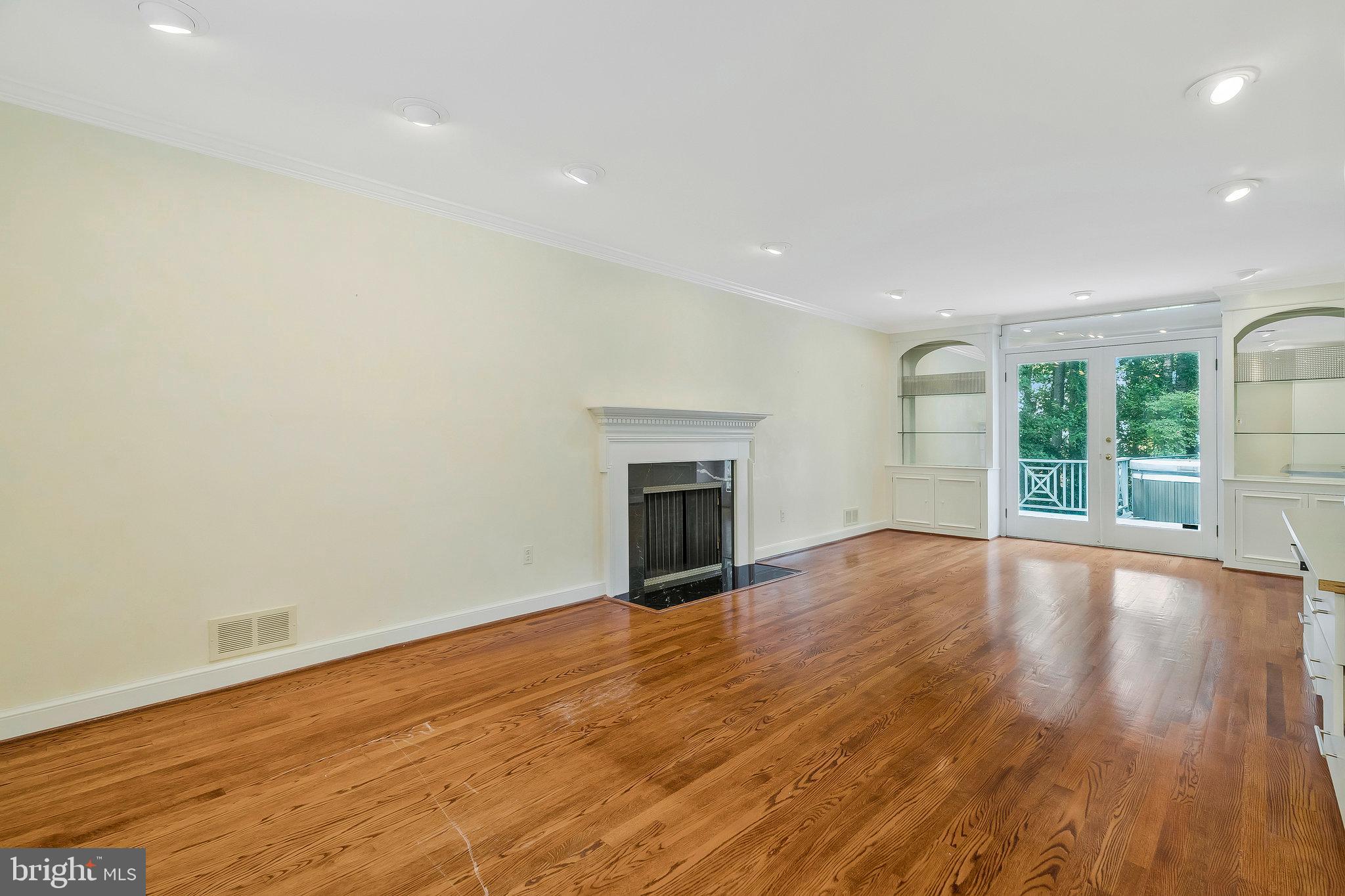 LANGLEY FOREST - Residential