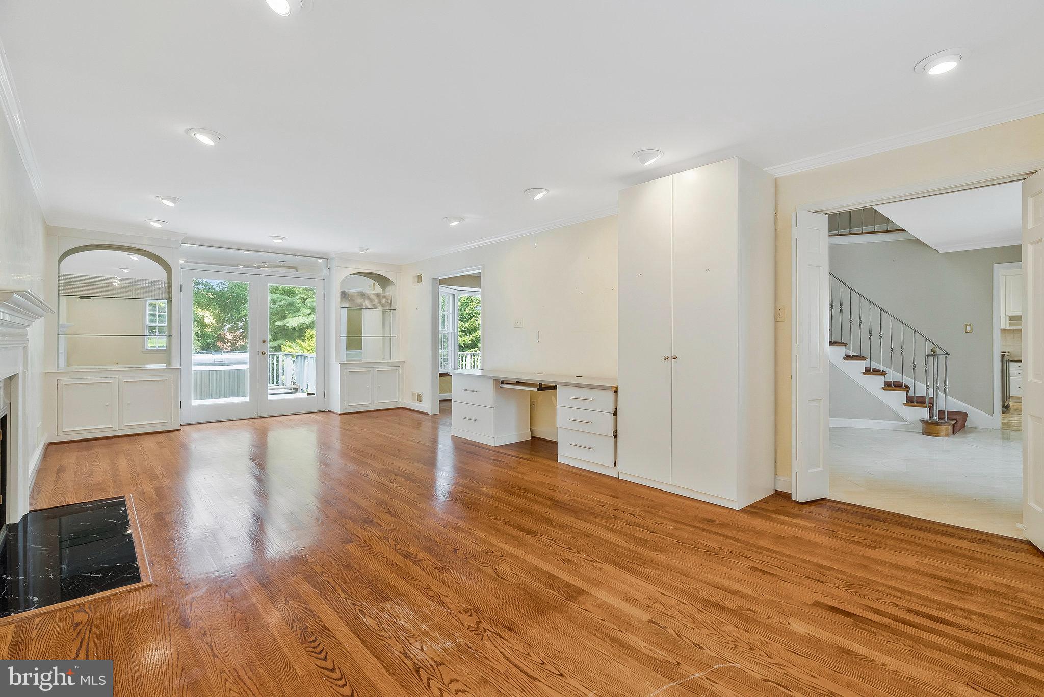 LANGLEY FOREST - Residential