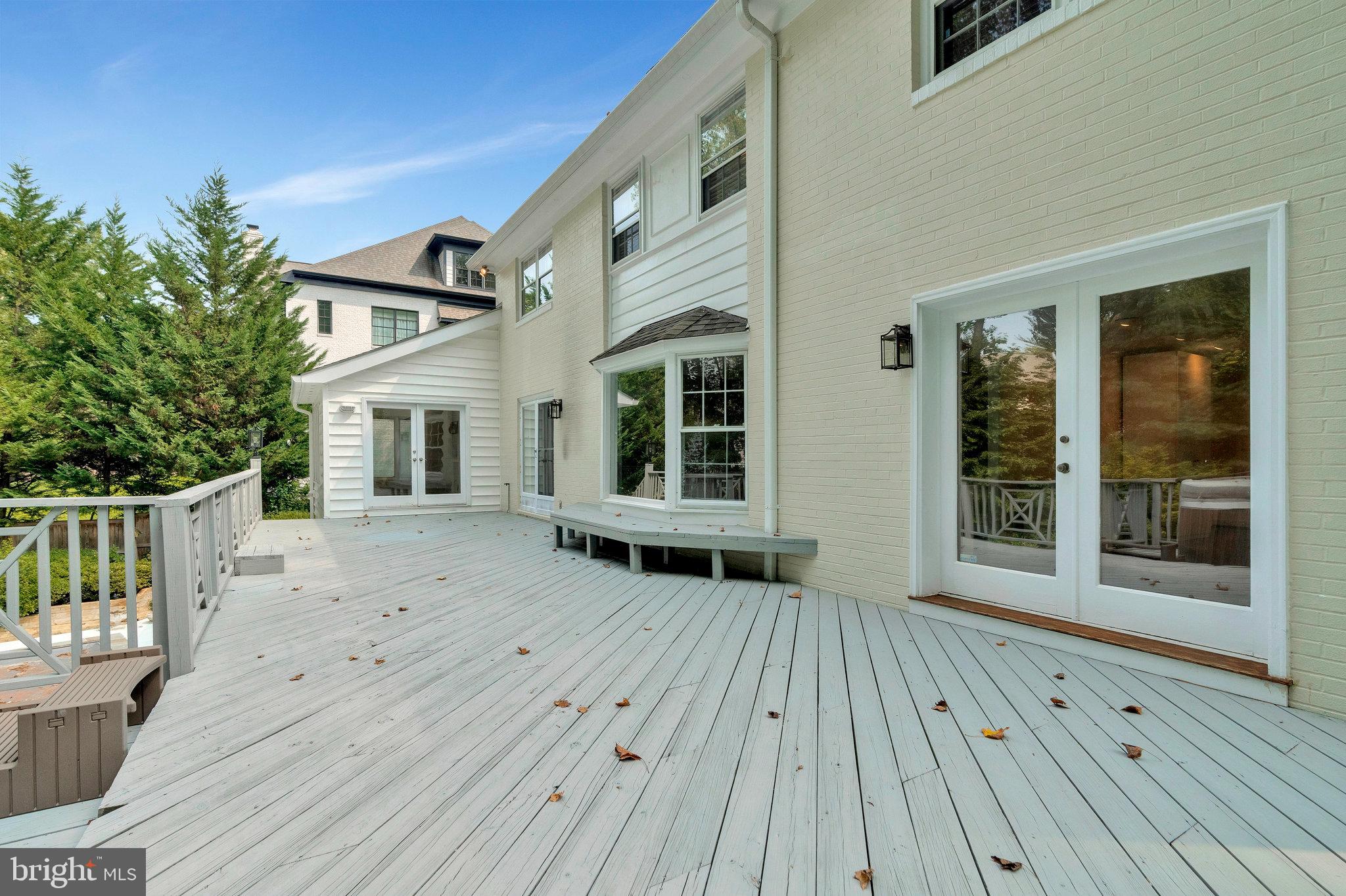 LANGLEY FOREST - Residential