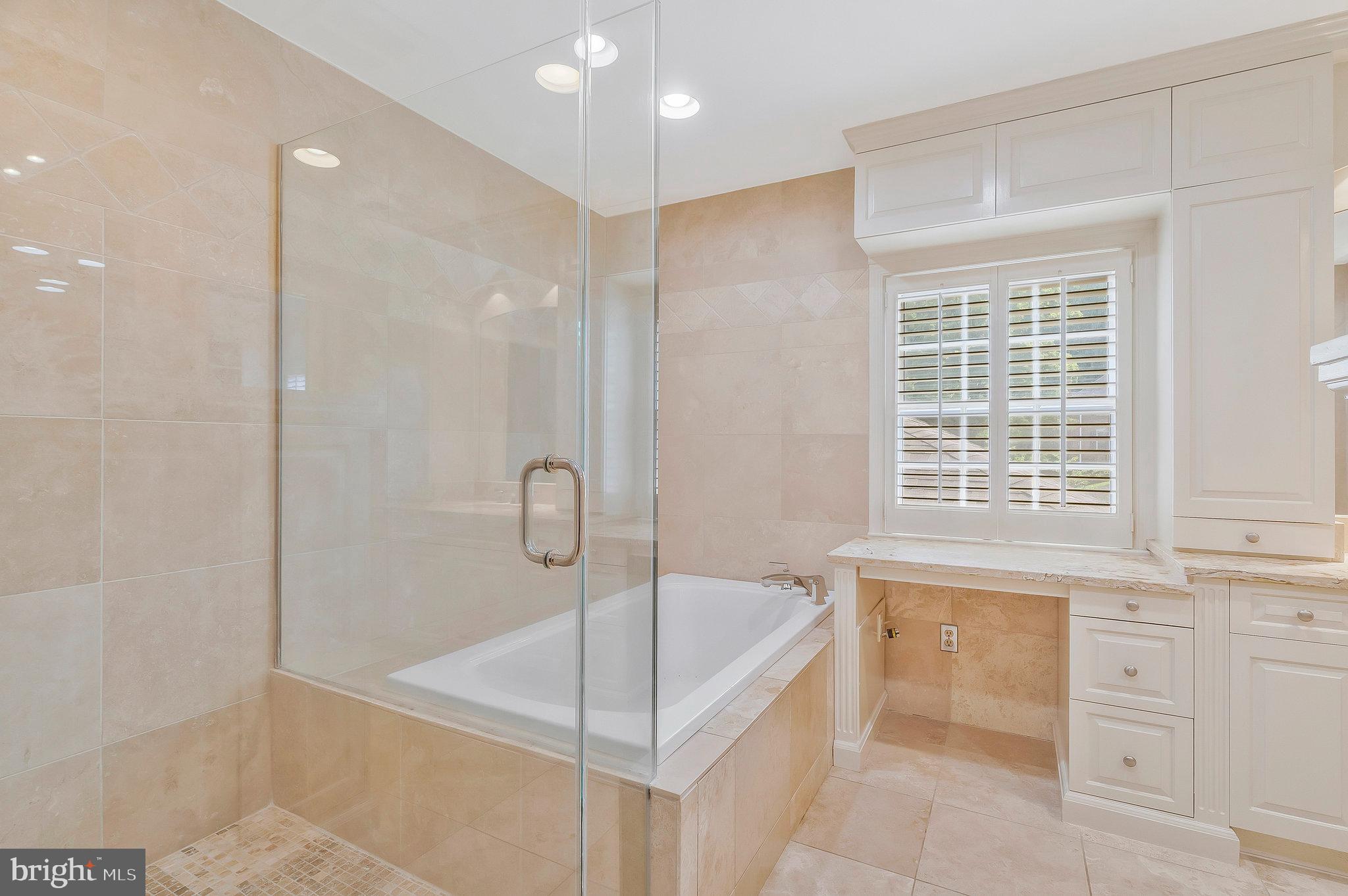 LANGLEY FOREST - Residential