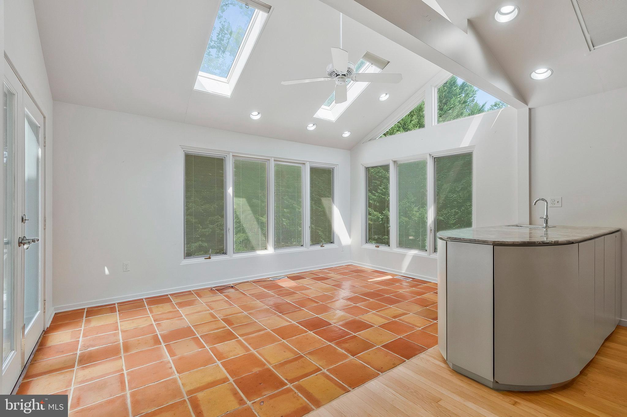 LANGLEY FOREST - Residential