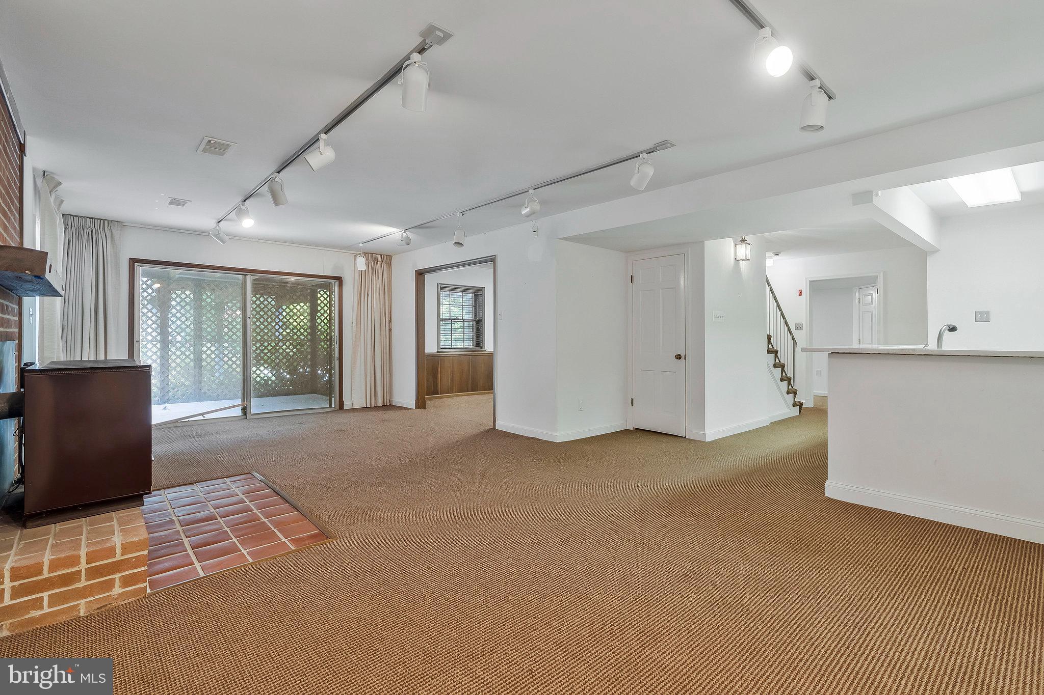 LANGLEY FOREST - Residential