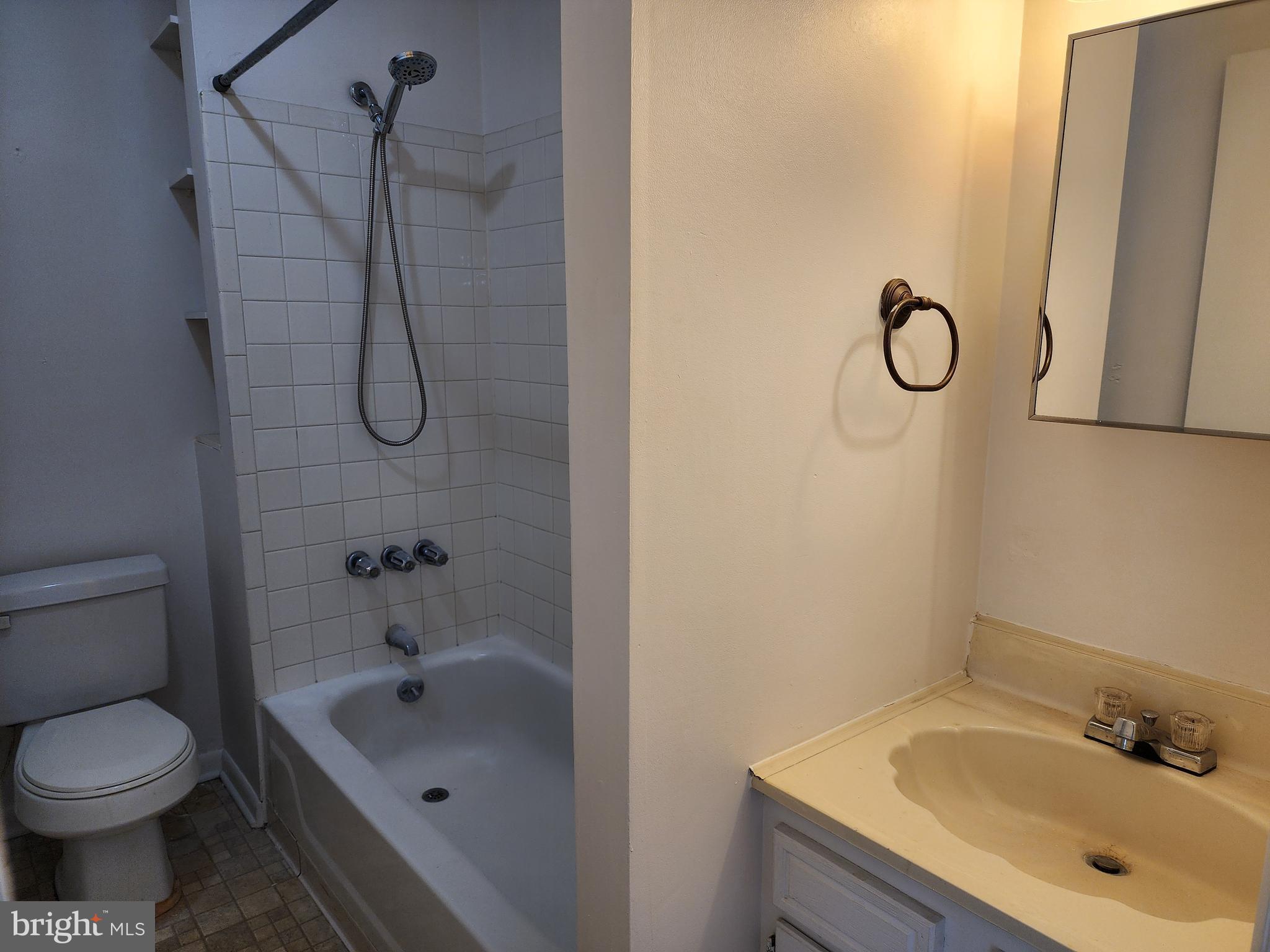 INGLEWOOD - Residential Lease