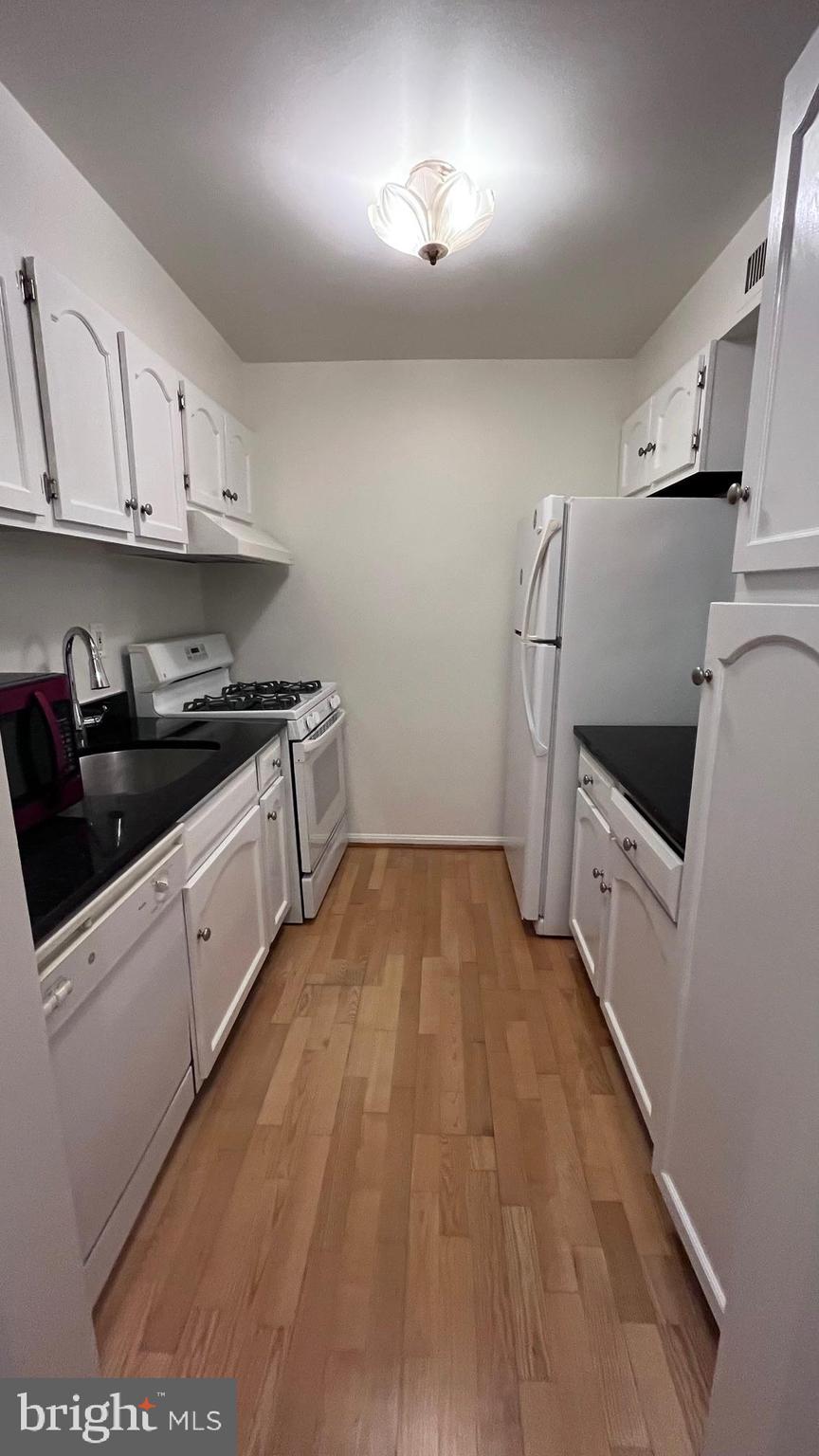 BURKE COVE - Residential Lease