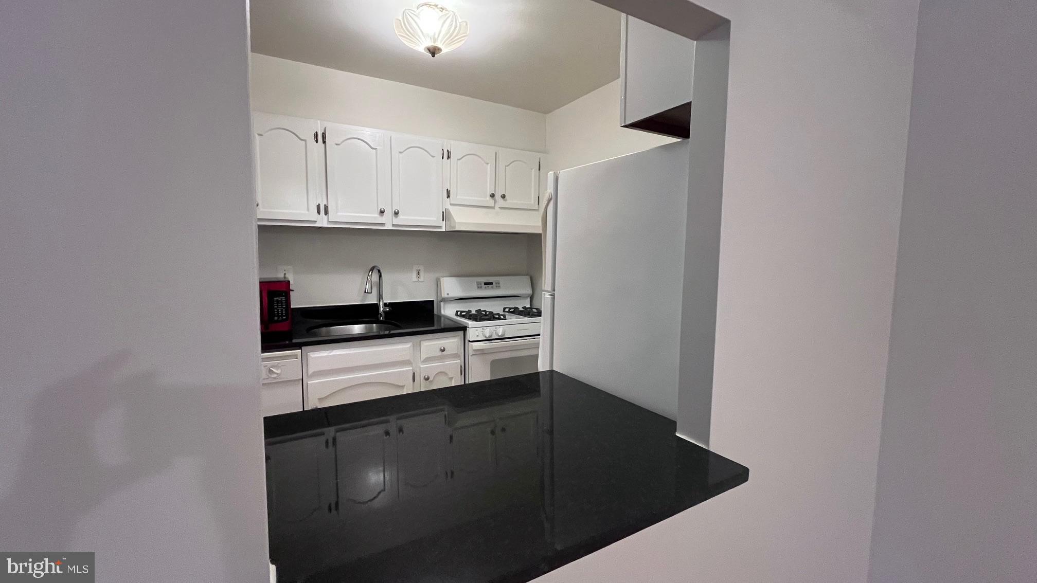 BURKE COVE - Residential Lease