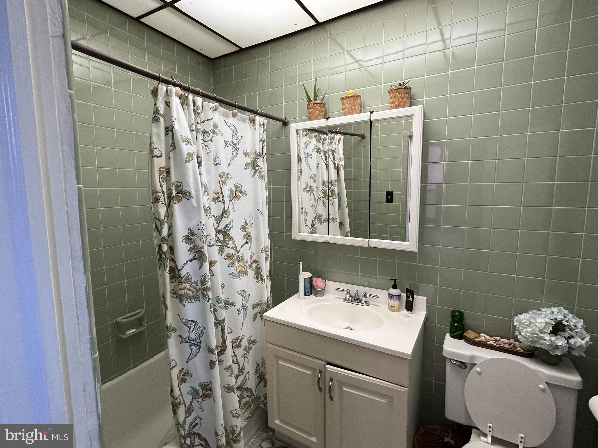 PASSYUNK SQUARE - Commercial Sale