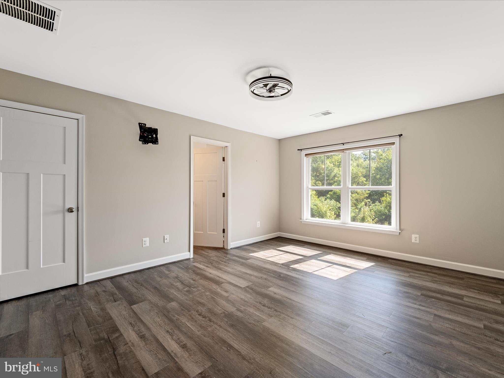 FREEDOM CROSSING - Residential