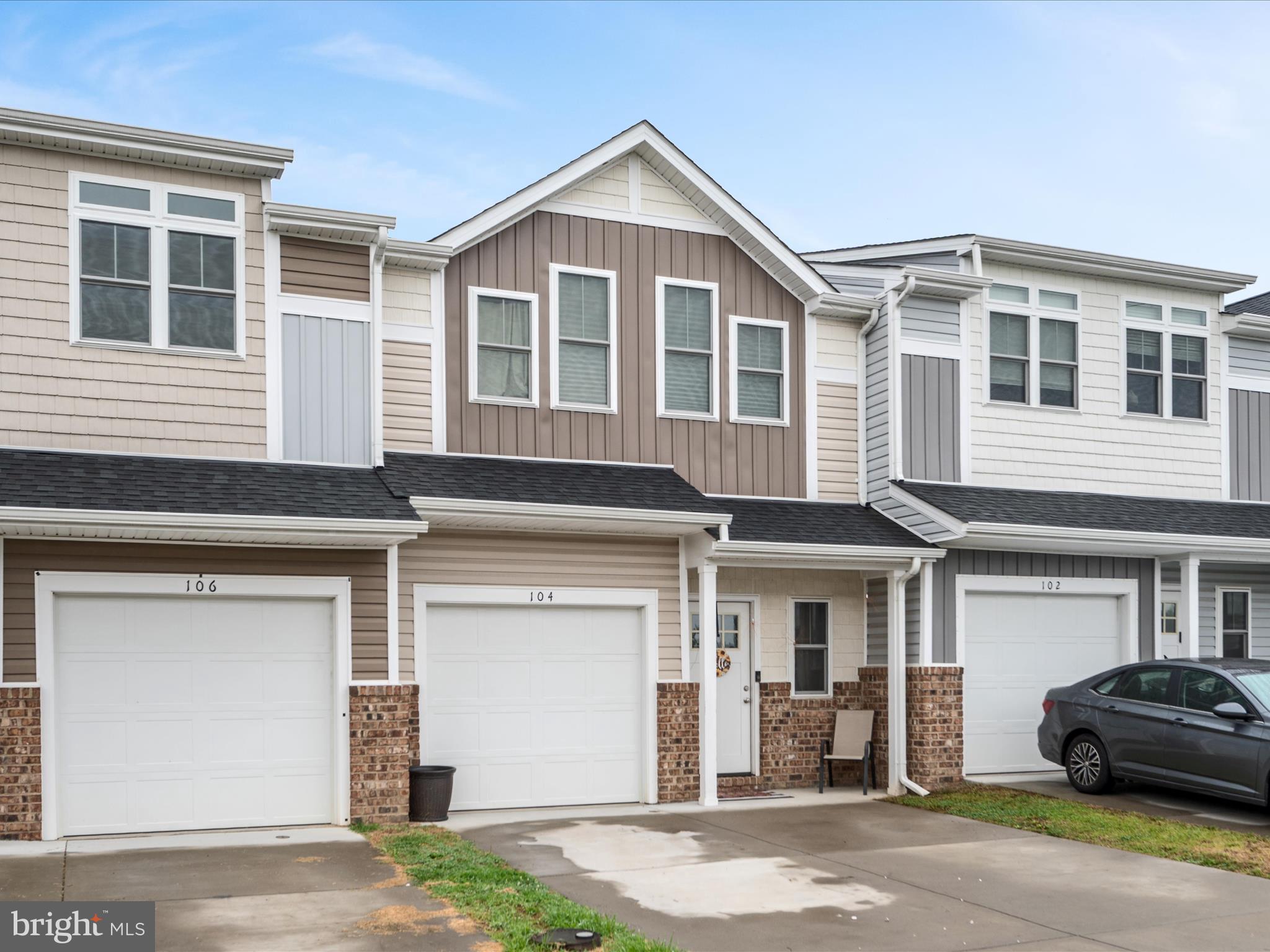 FREEDOM CROSSING - Residential