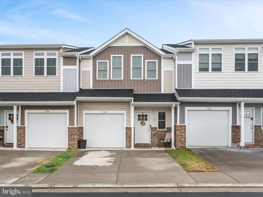 This like-new townhome offers a stylish Craftsman exterior, double-wide concrete driveway, landscaped yard, and attached garage. Inside, enjoy energy-efficient features, detailed trim, and luxury vinyl plank flooring throughout.

The open main level includes architectural entry, half bath, modern kitchen with 42" designer cabinets, granite countertops, island and pantry. Upstairs features 3 bedrooms, walk-in closets, 2 full baths, and laundry. The primary suite includes an ensuite with walk-in shower.

The fully fenced backyard is perfect for low-maintenance living, with an extended patio and hot tub hookup. Conveniently located near schools, grocery stores, parks, and pools. Commuter friendly.