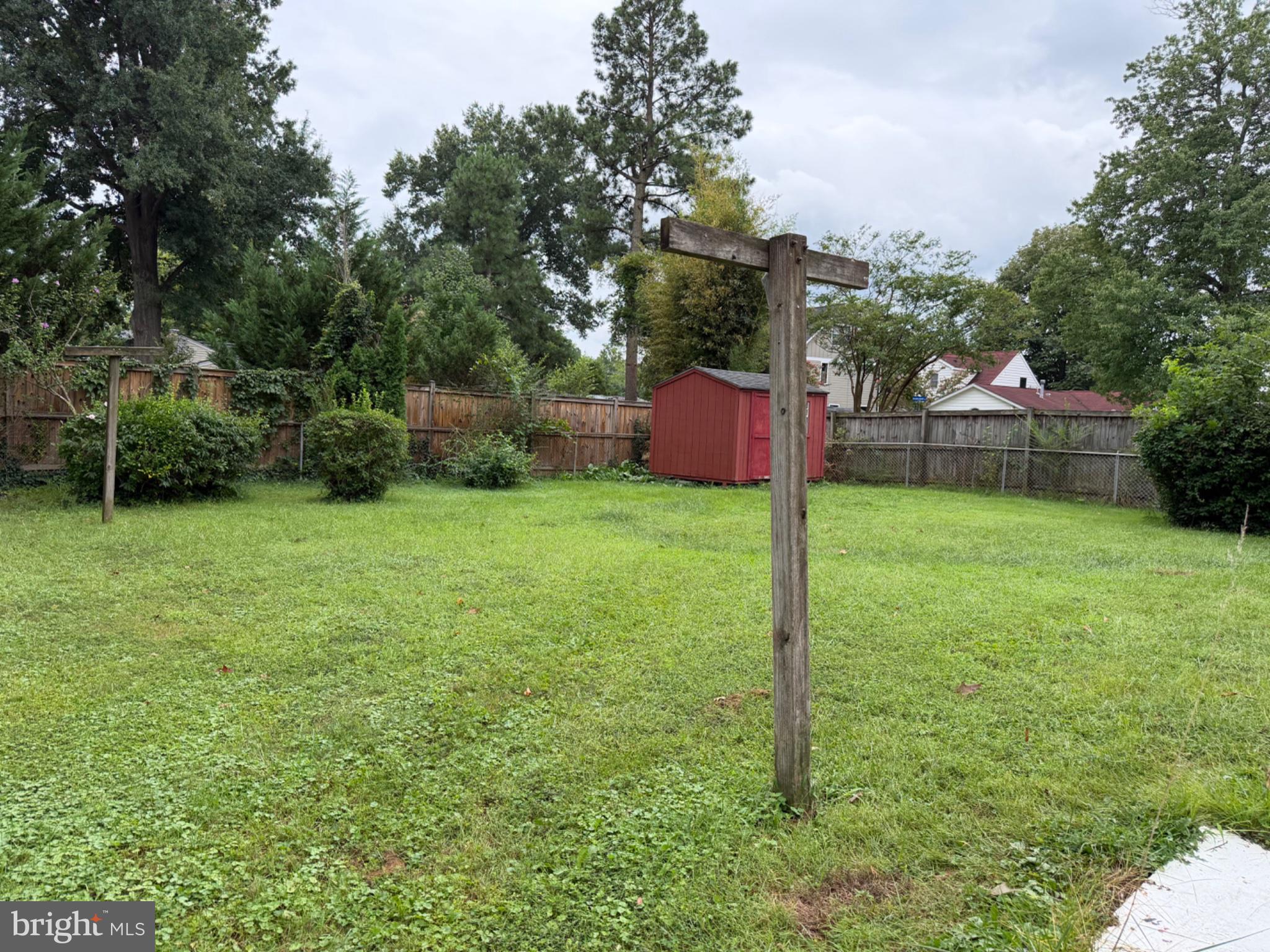 1805 STRATFORD DRIVE