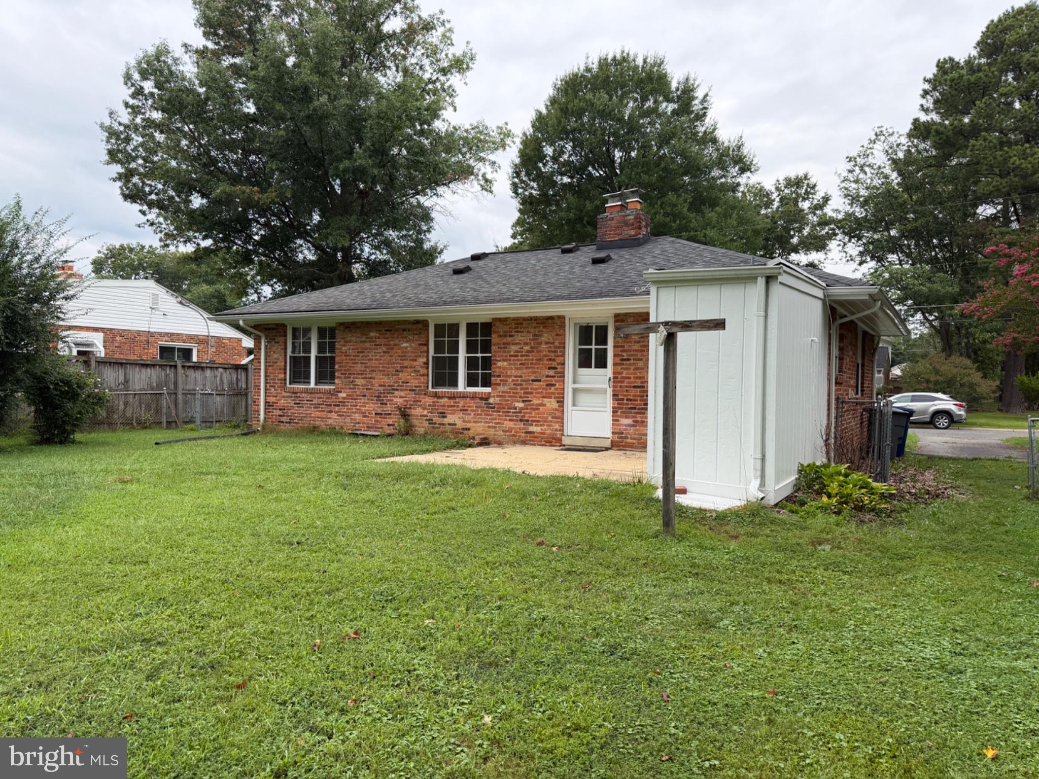 1805 STRATFORD DRIVE