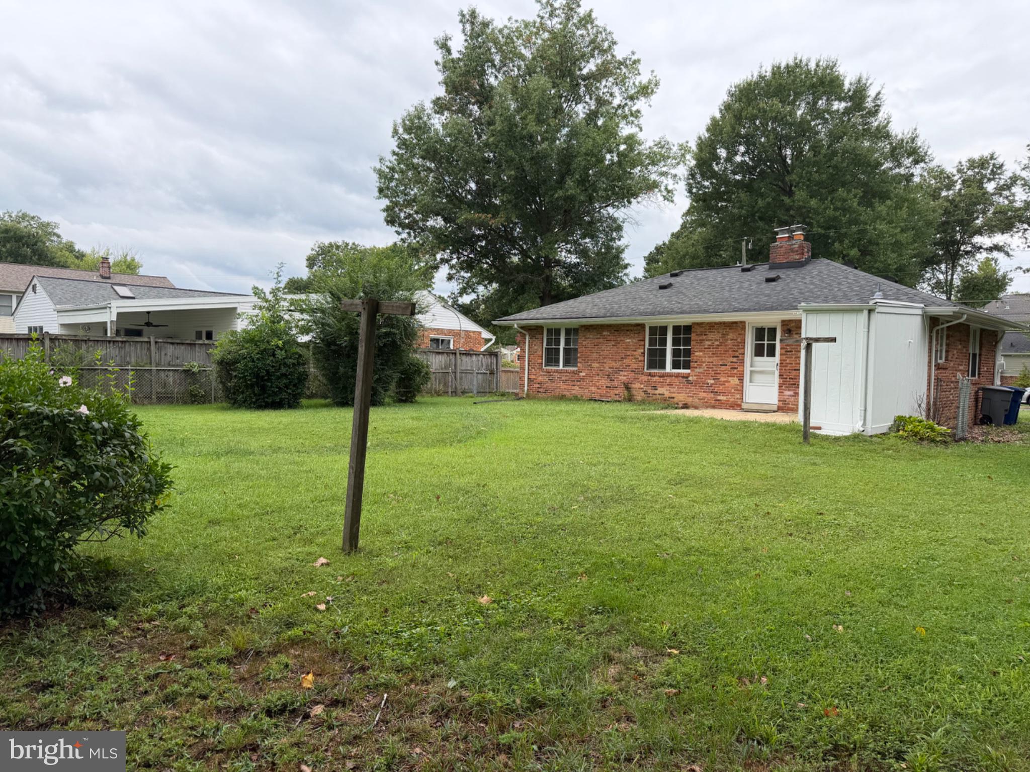1805 STRATFORD DRIVE