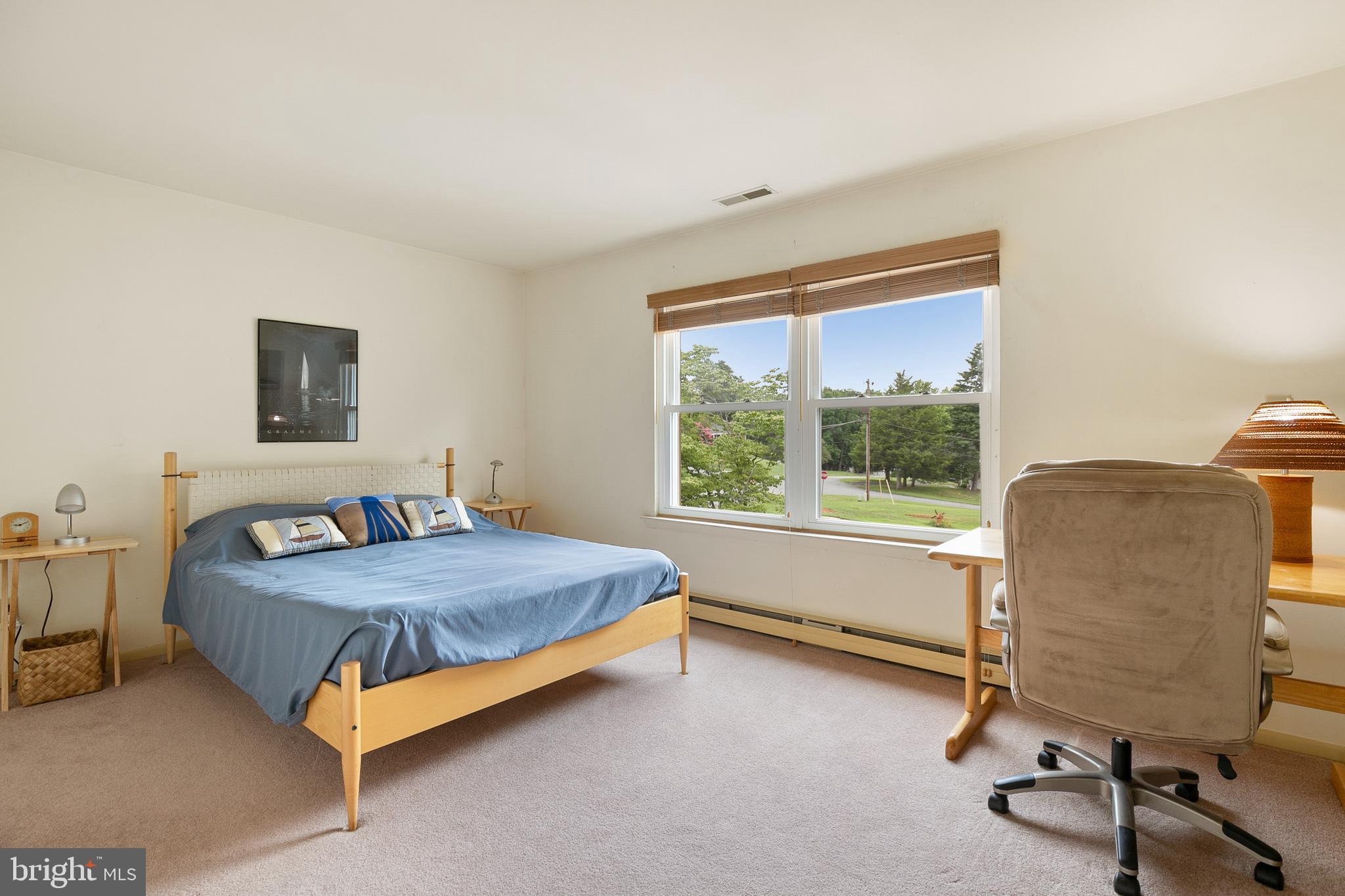 ROLLING HILLS - Residential