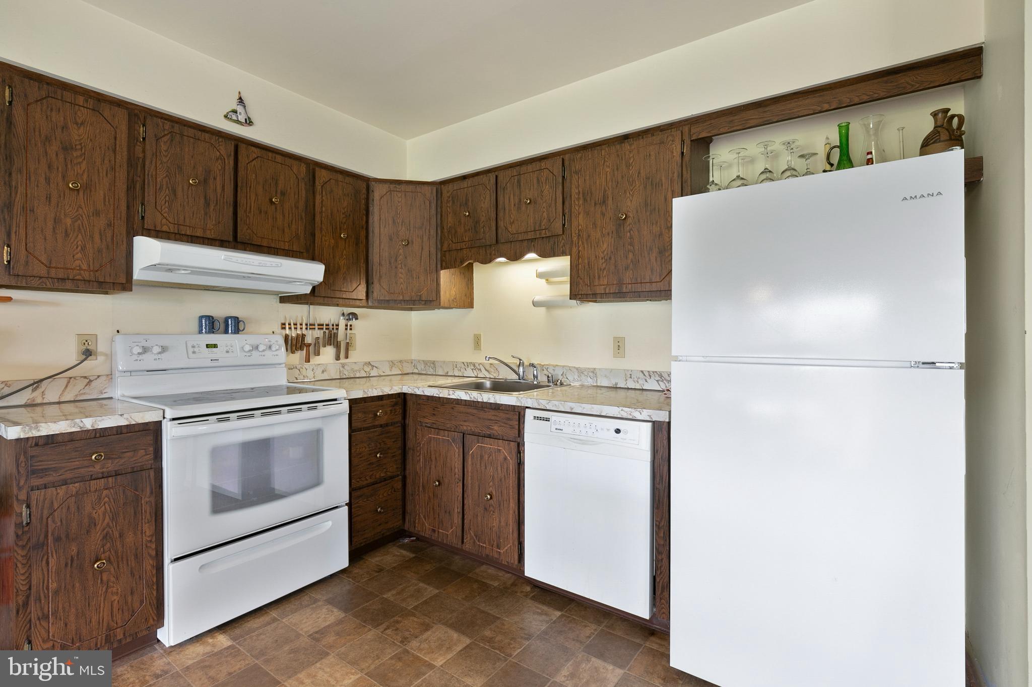 ROLLING HILLS - Residential