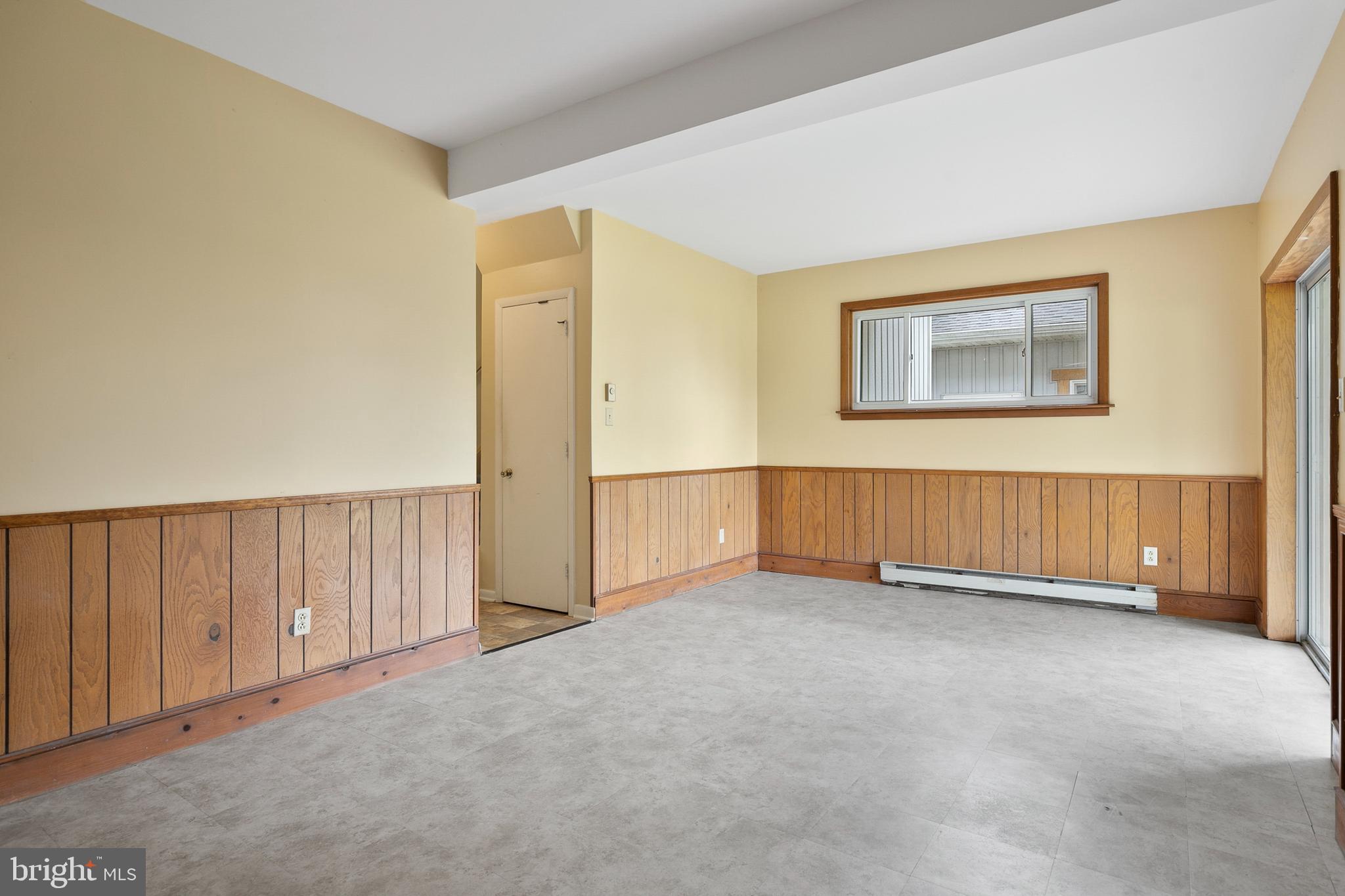 ROLLING HILLS - Residential