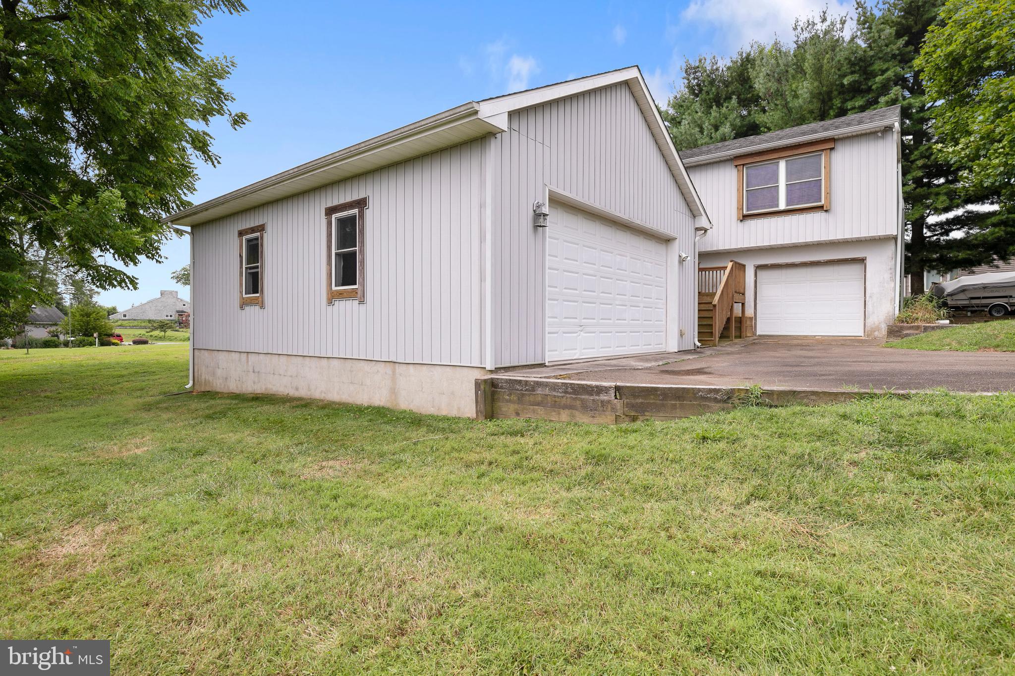 ROLLING HILLS - Residential