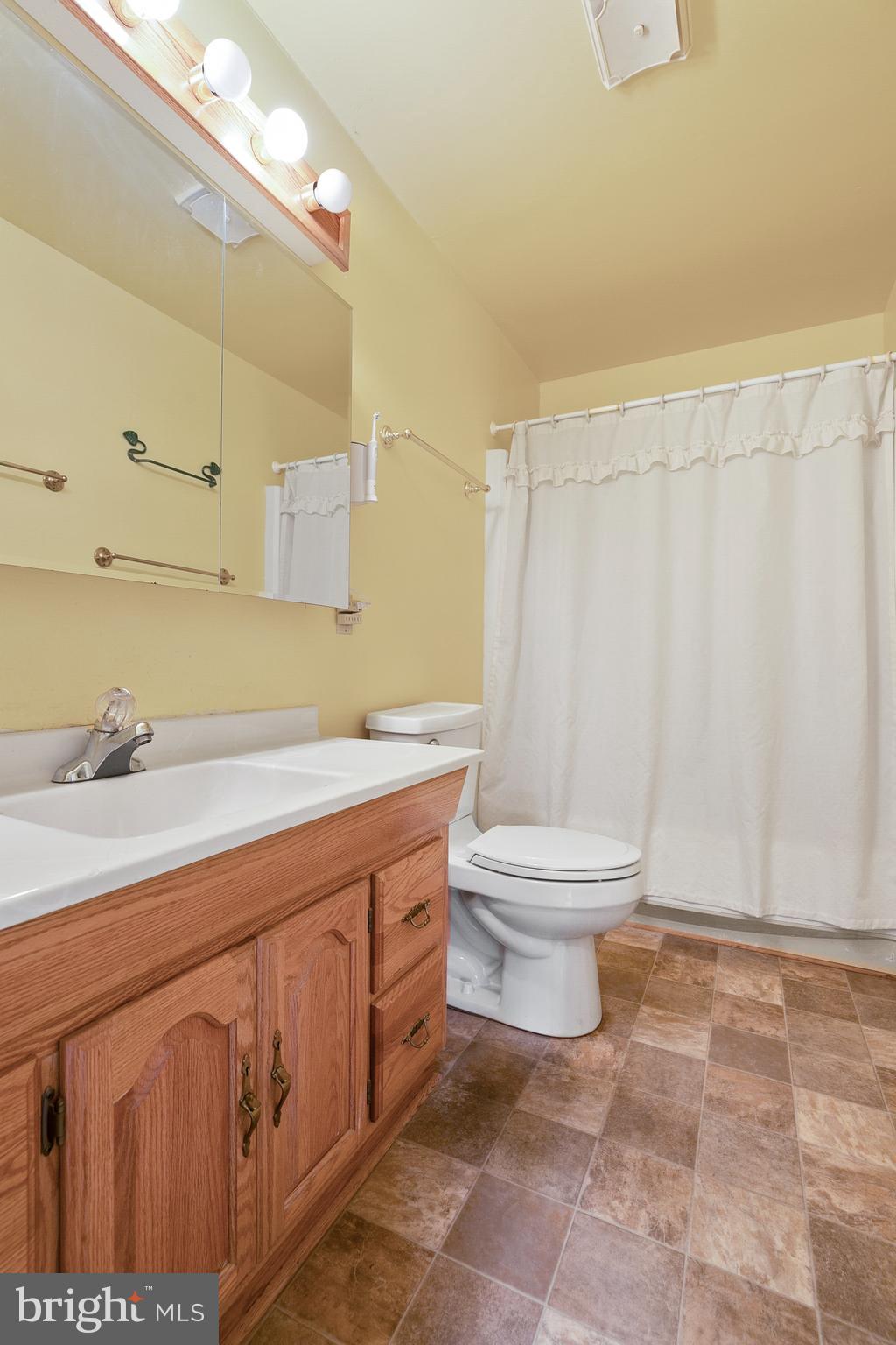 ROLLING HILLS - Residential