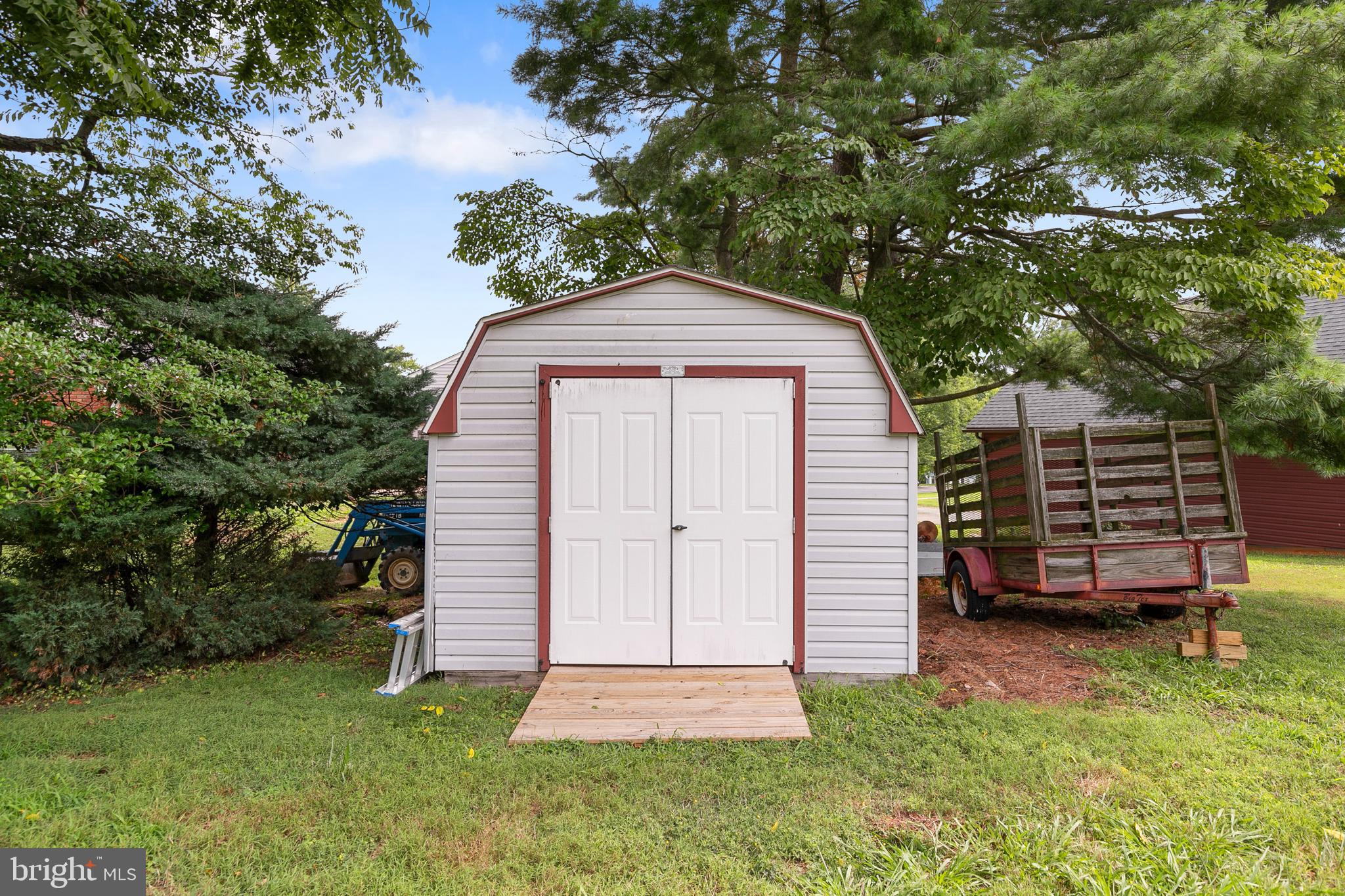 ROLLING HILLS - Residential