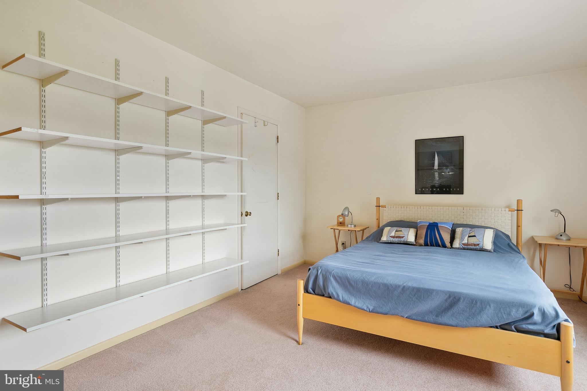 ROLLING HILLS - Residential