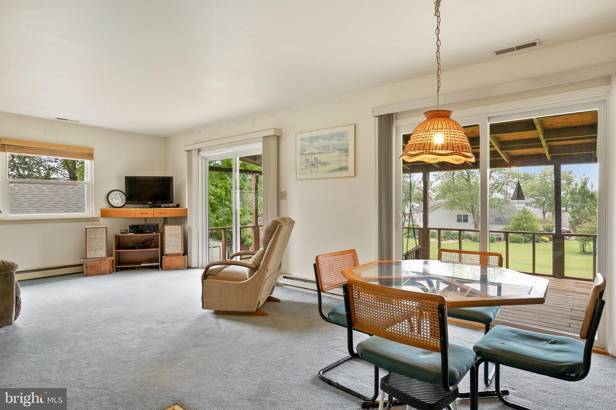 ROLLING HILLS - Residential