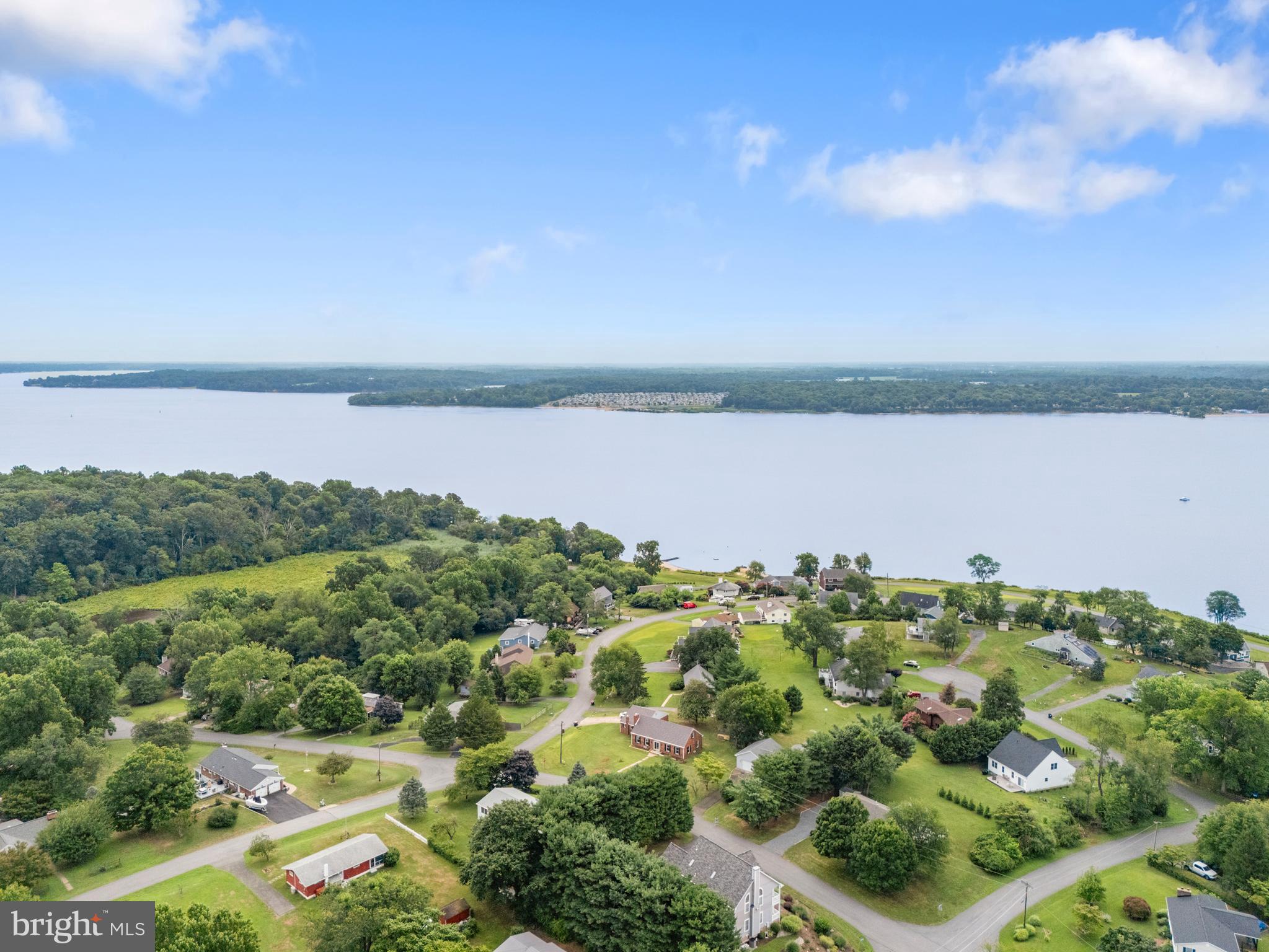 ROLLING HILLS - Residential