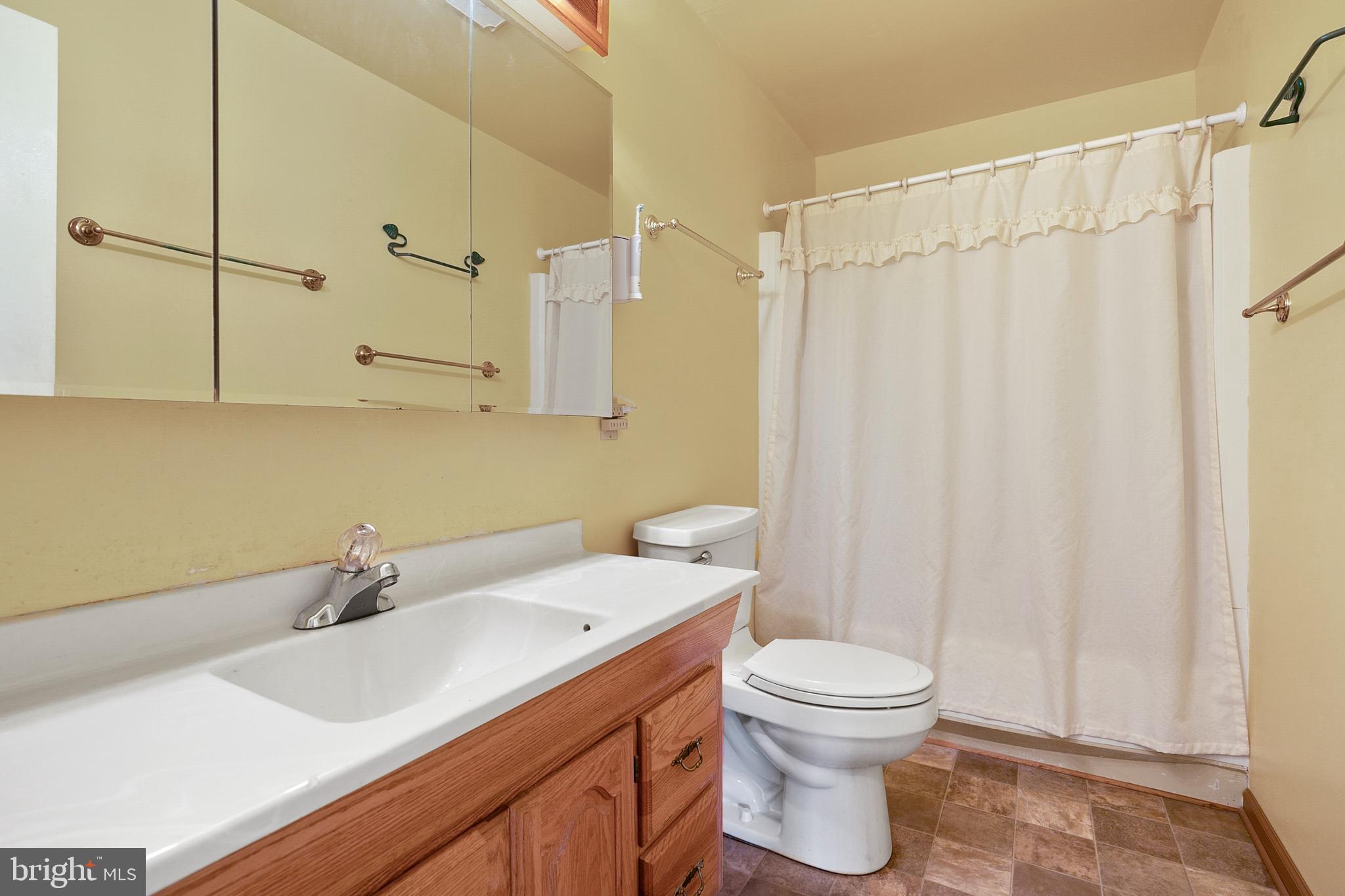 ROLLING HILLS - Residential