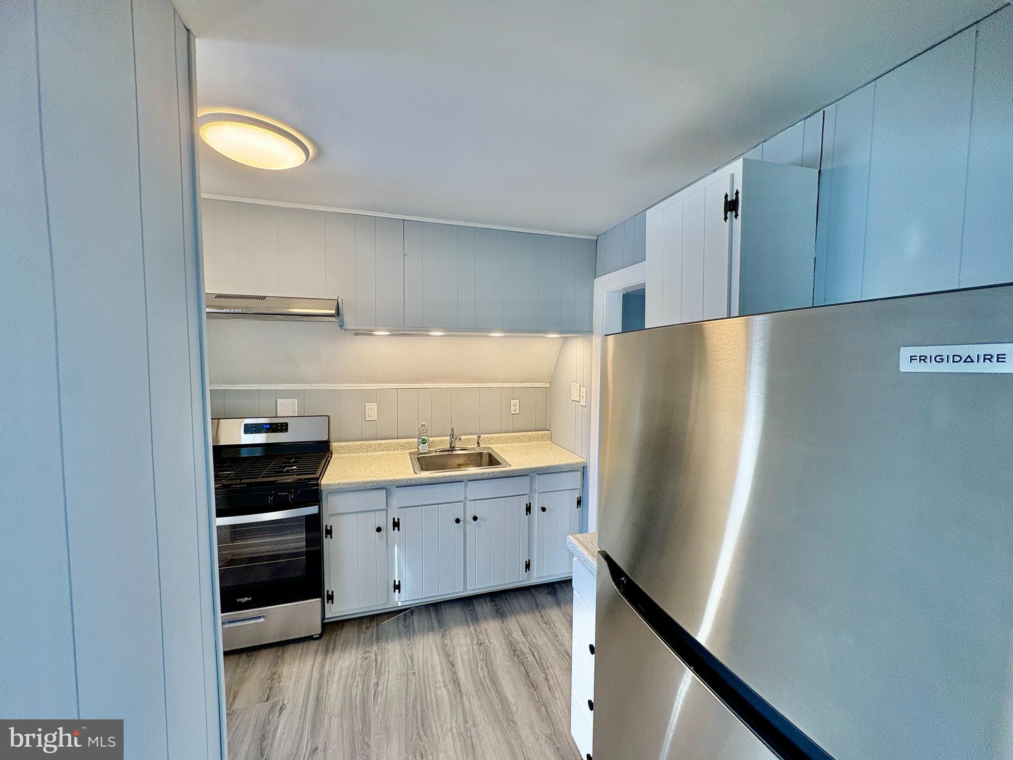 735 MORGAN AVENUE 3RD FLOOR