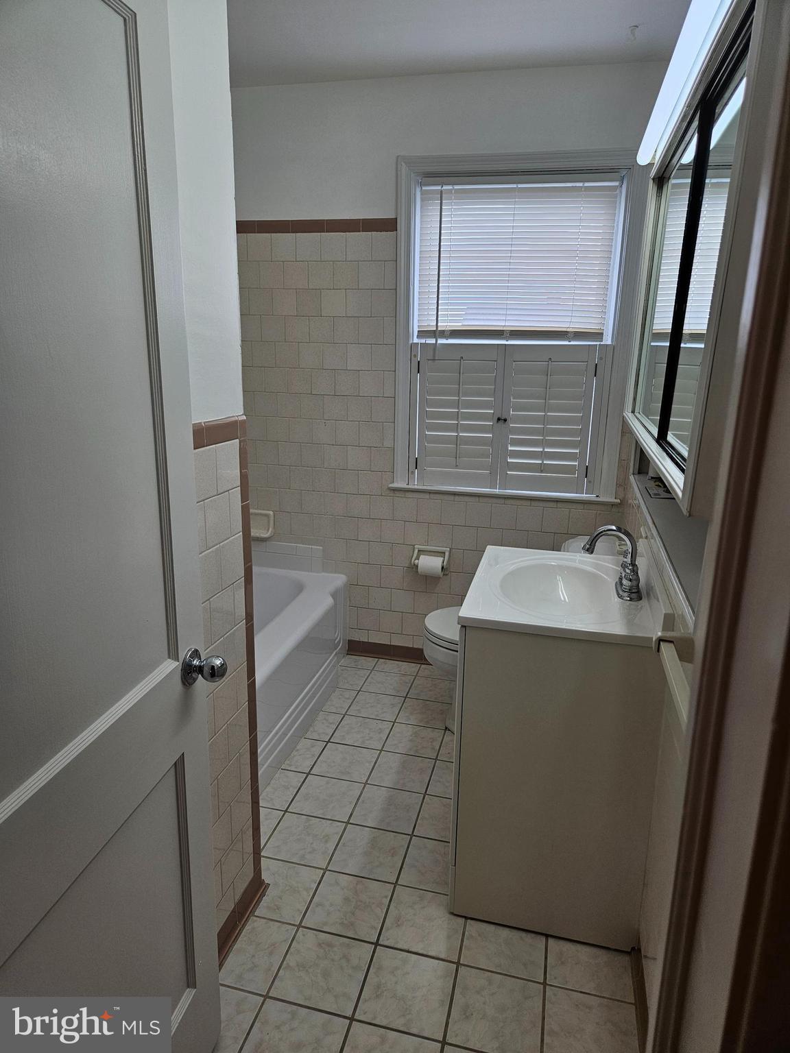 EASTWOOD - Residential Lease