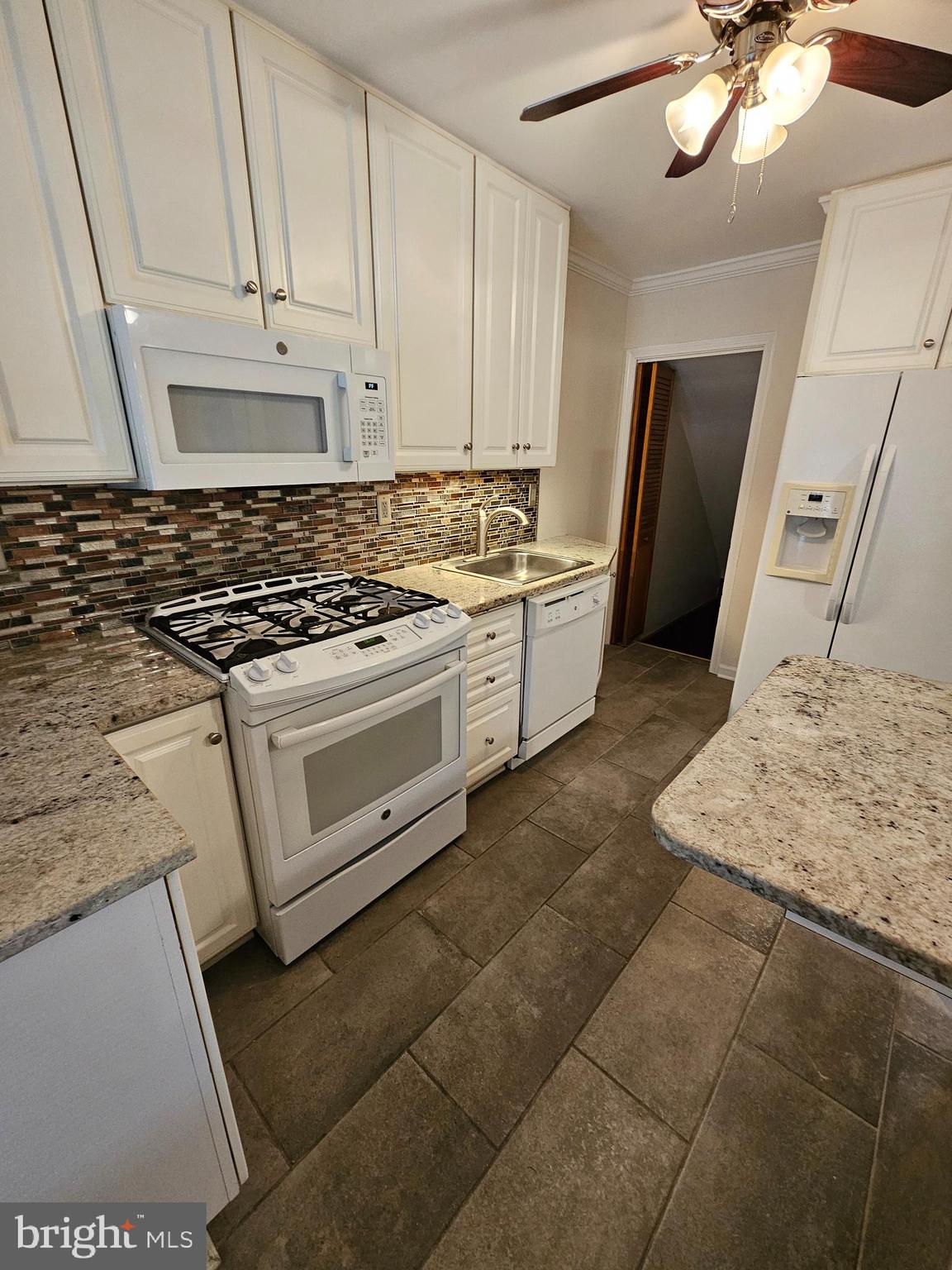 EASTWOOD - Residential Lease