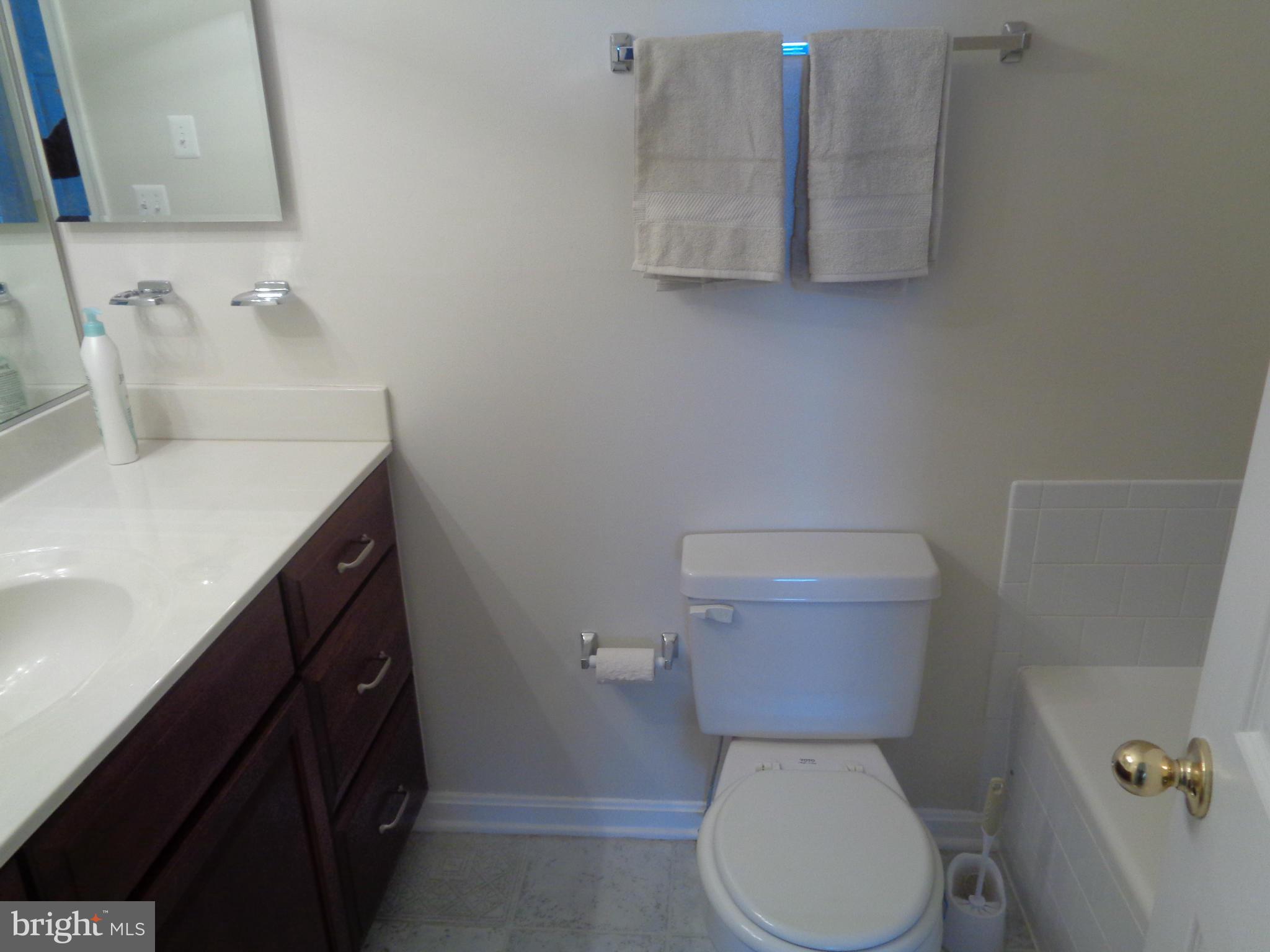 RIVERCHASE - Residential