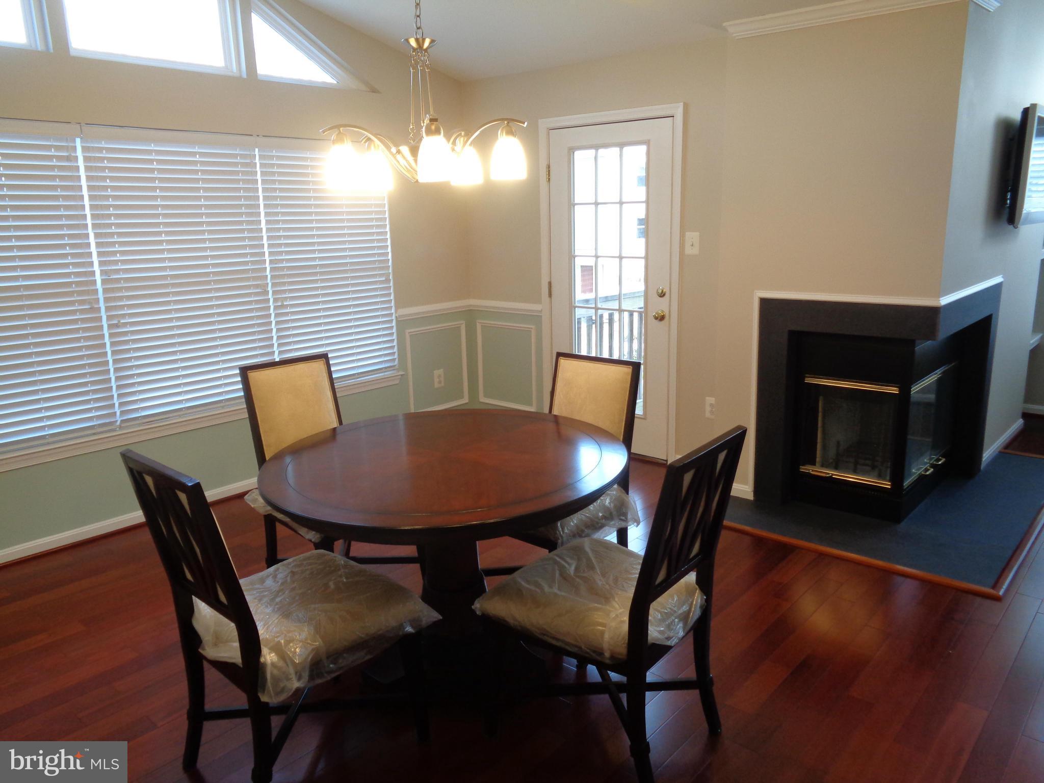 RIVERCHASE - Residential