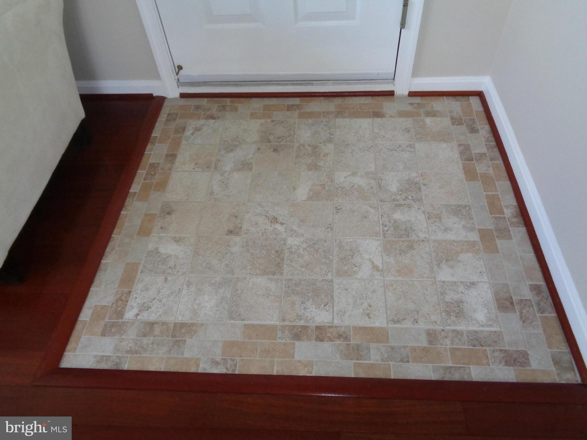 RIVERCHASE - Residential