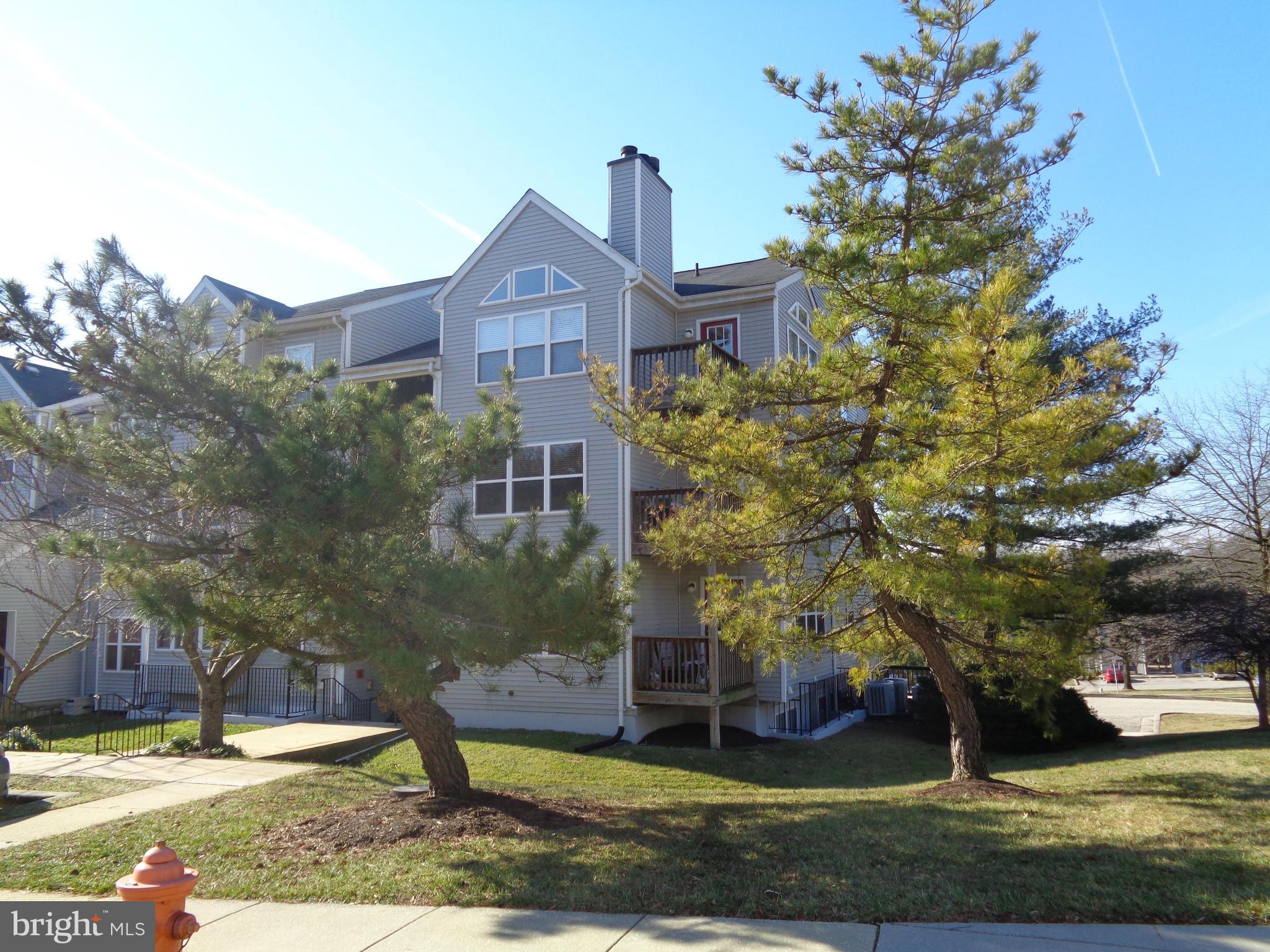 RIVERCHASE - Residential