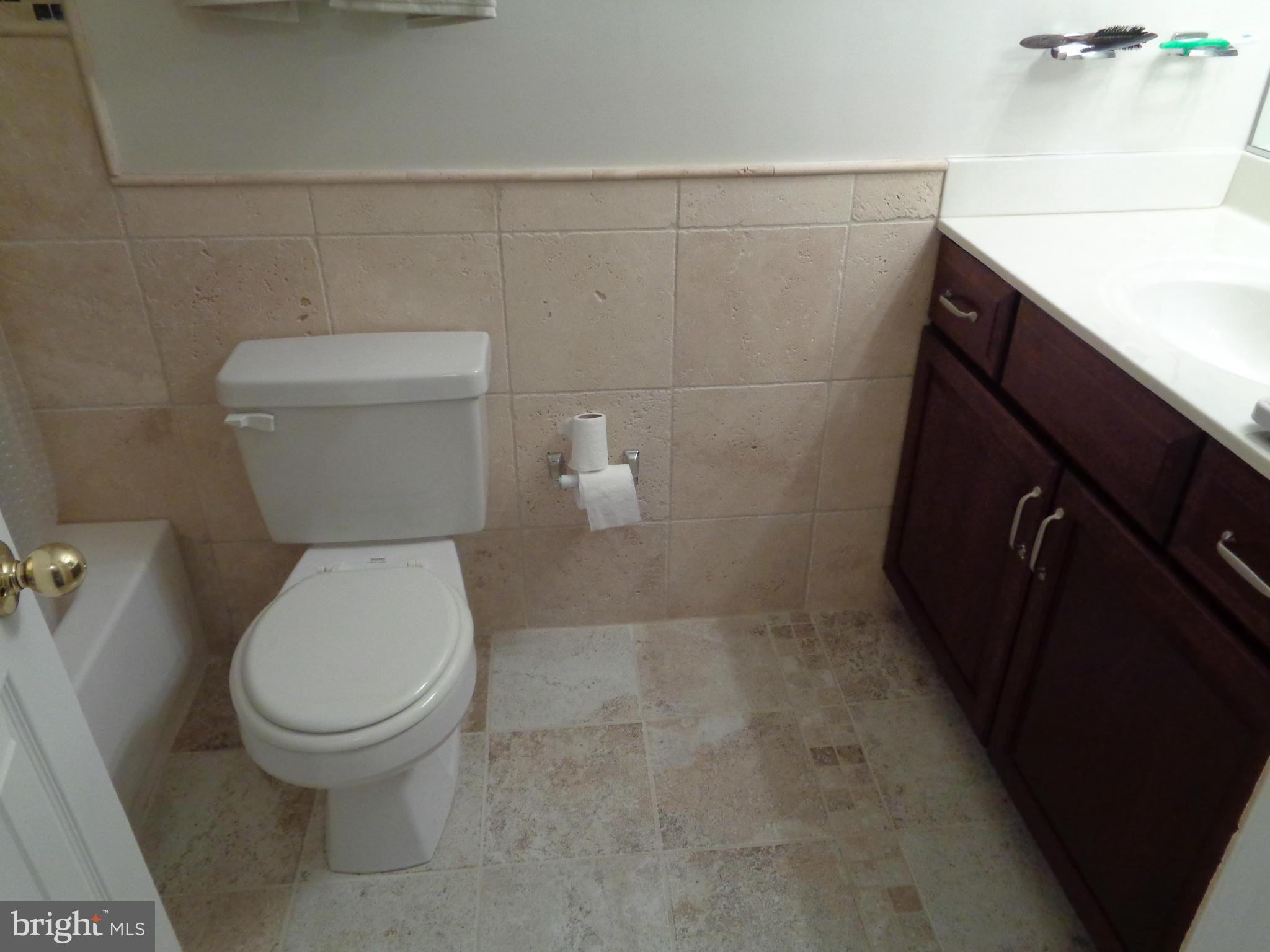 RIVERCHASE - Residential