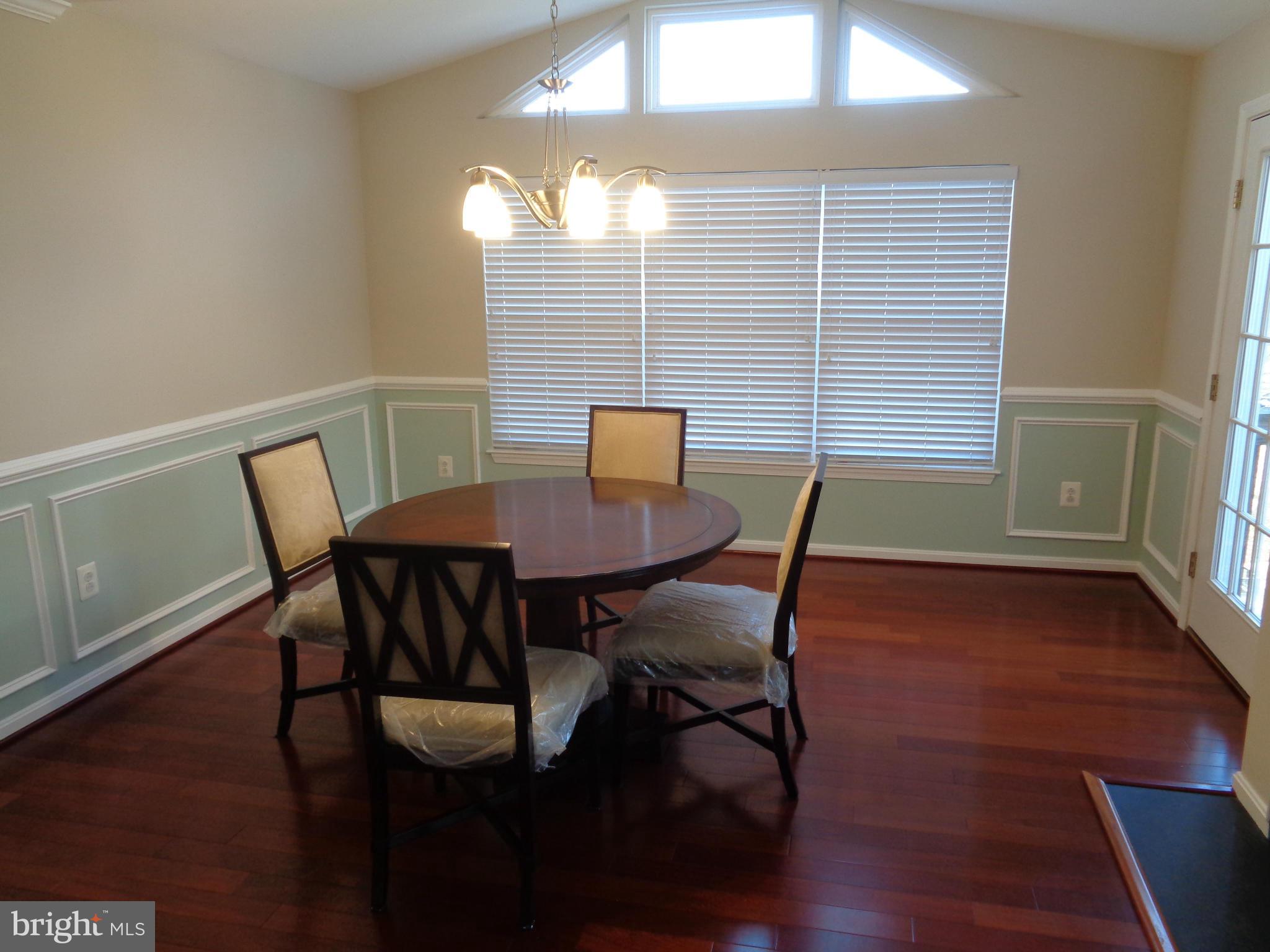 RIVERCHASE - Residential