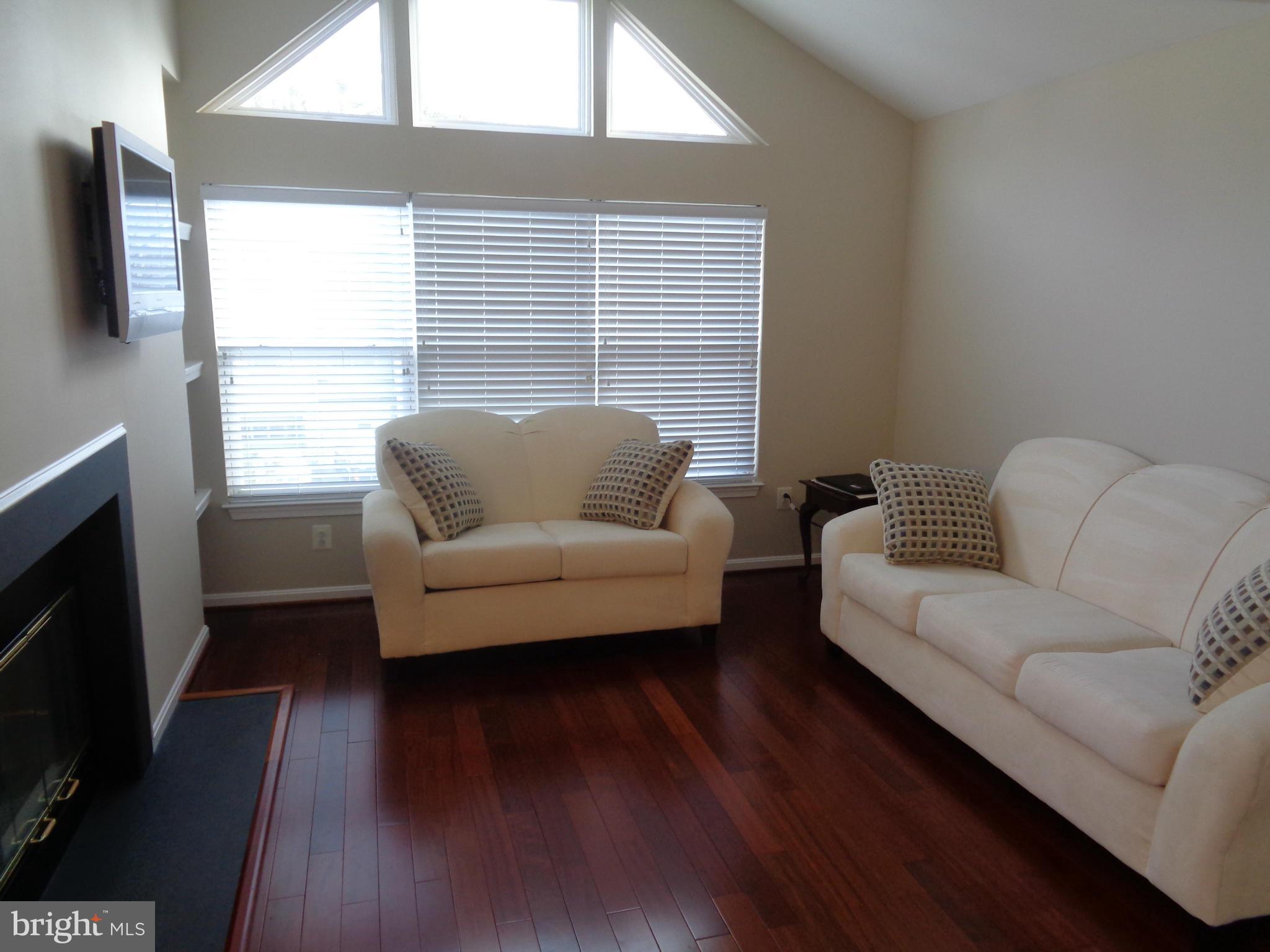 RIVERCHASE - Residential