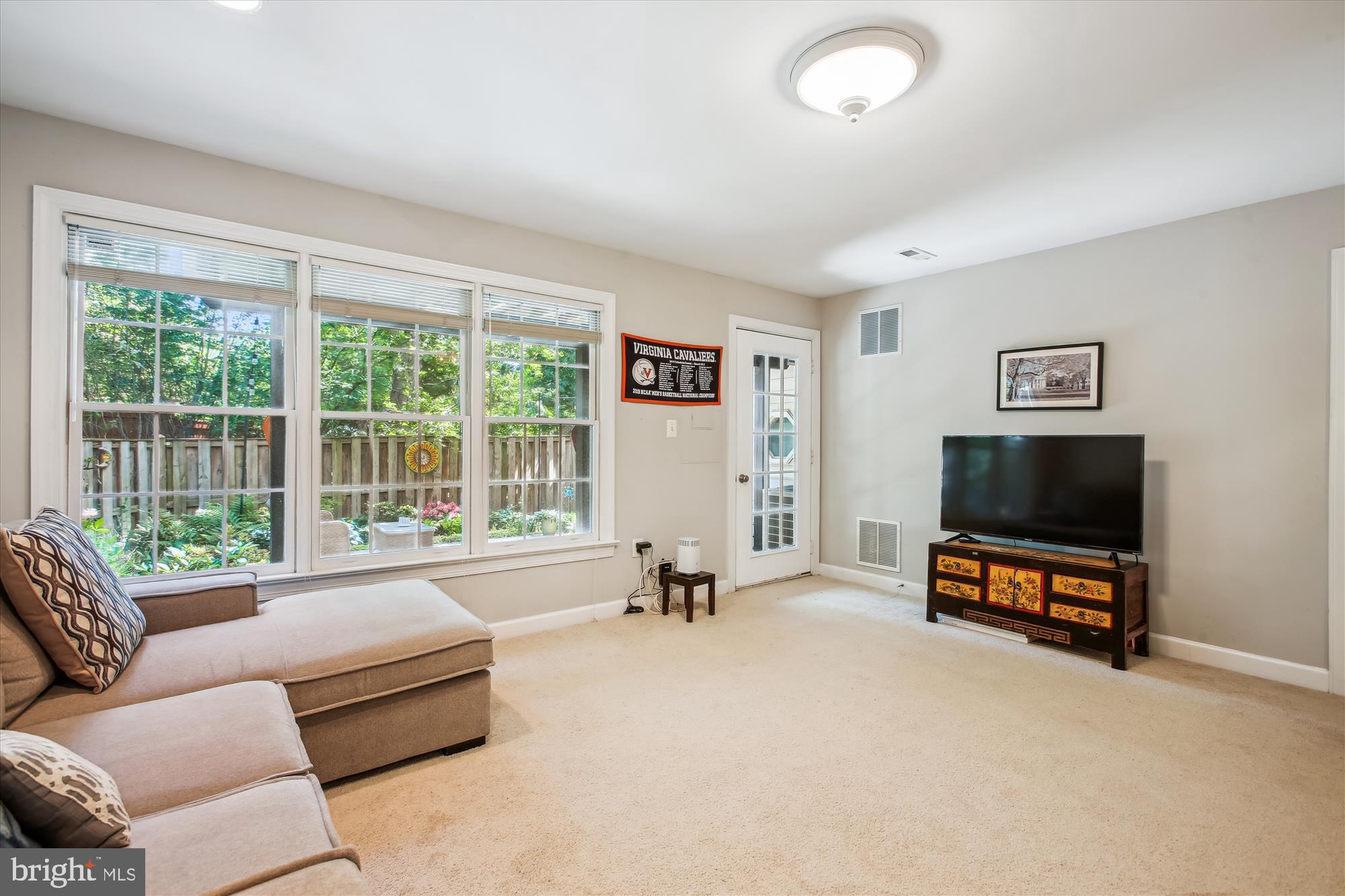 REES ESTATE - Residential