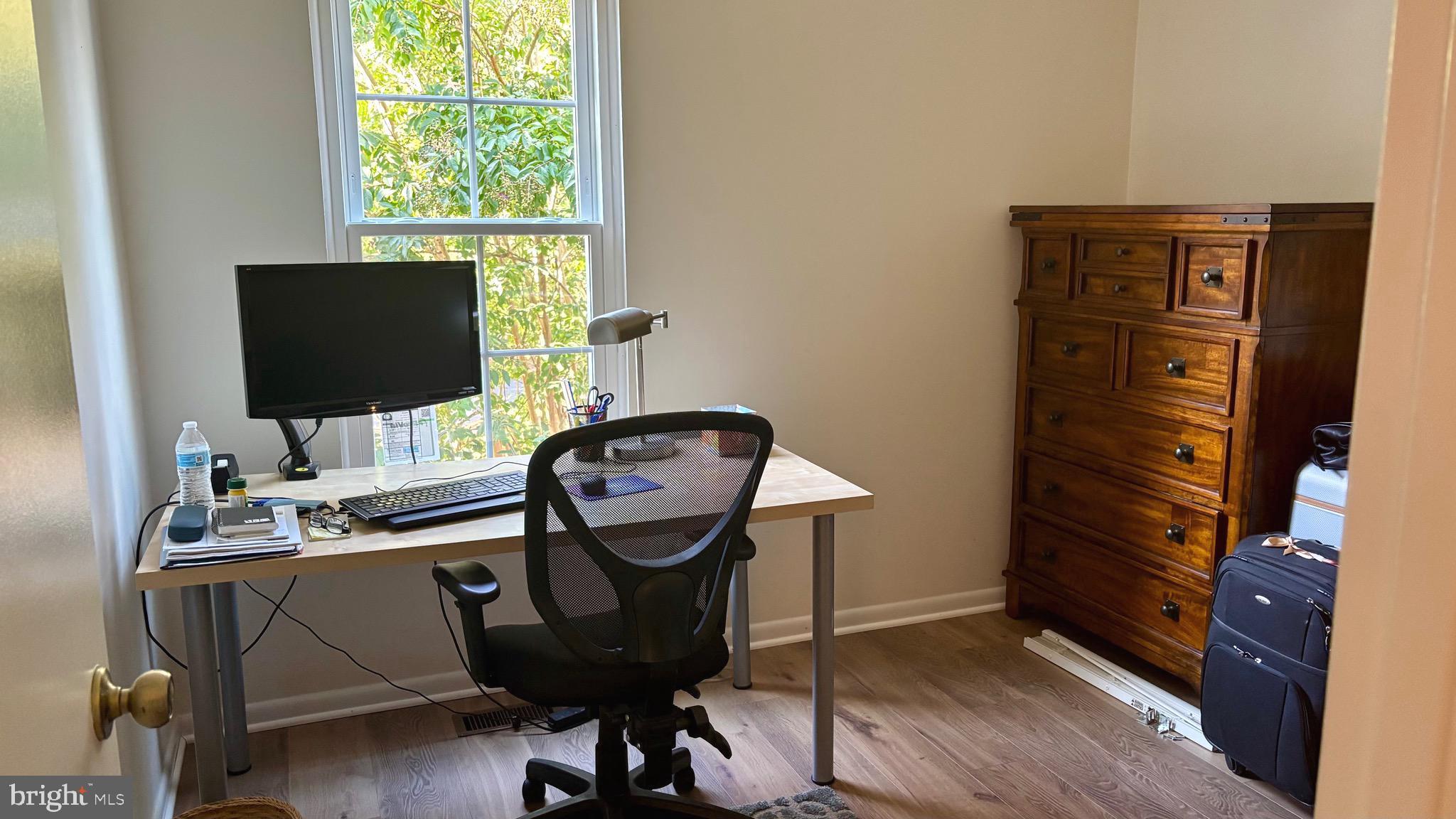 WILLOW COVE TOWNHOMES - Residential Lease