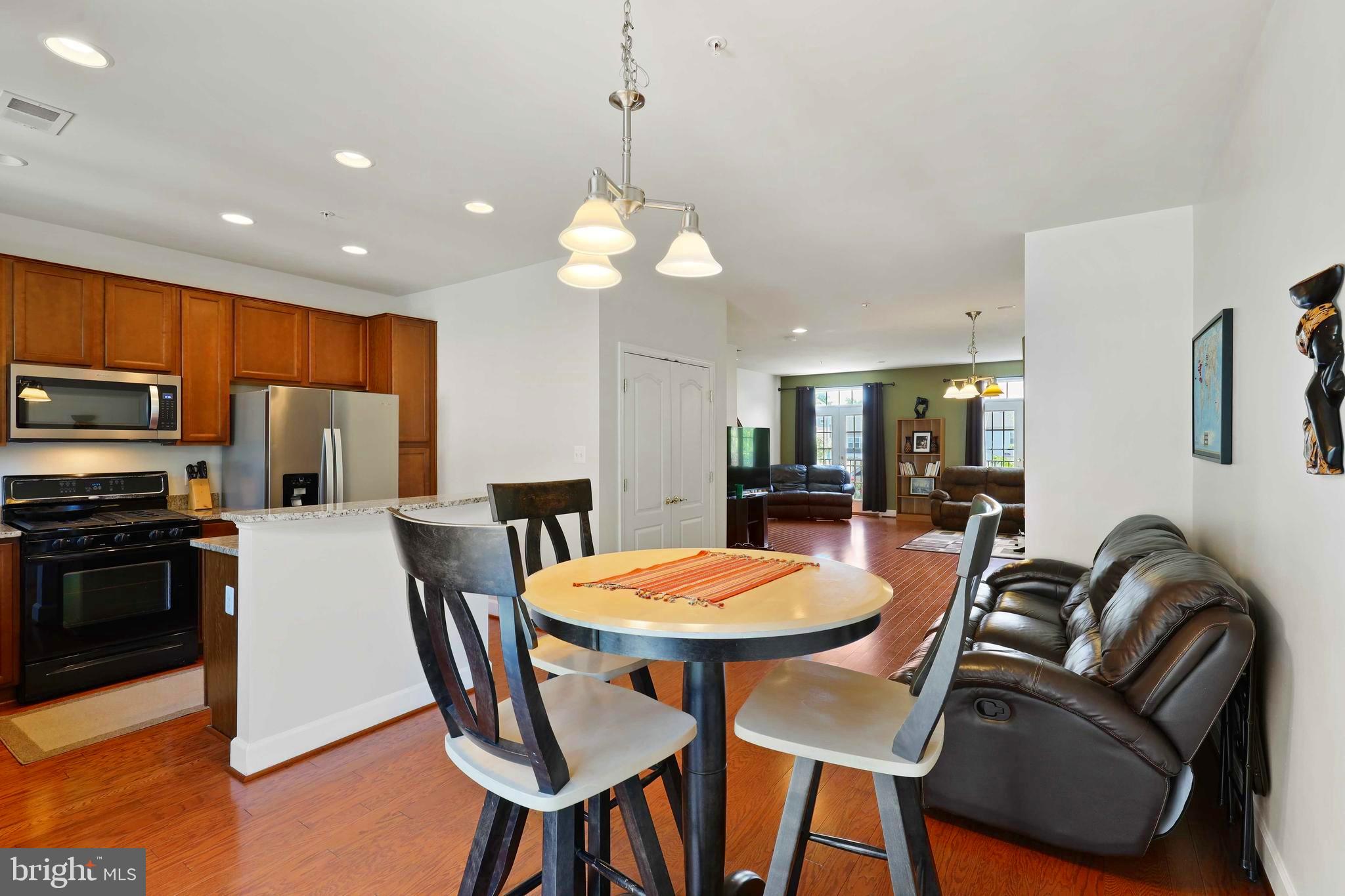 RESIDENCES AT VICTORY PROMENADE - Residential