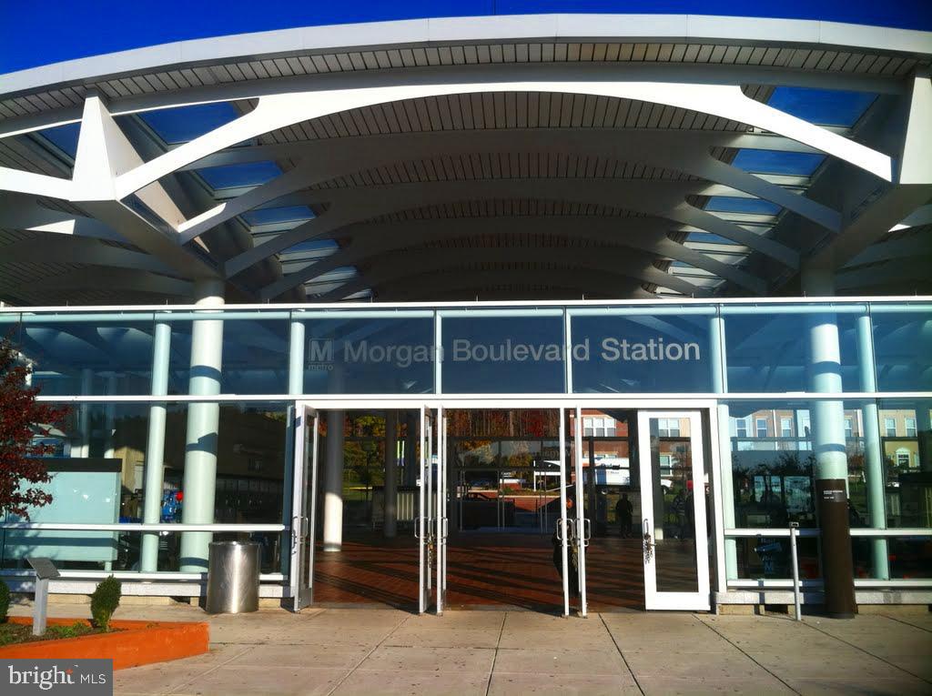 RESIDENCES AT VICTORY PROMENADE - Residential