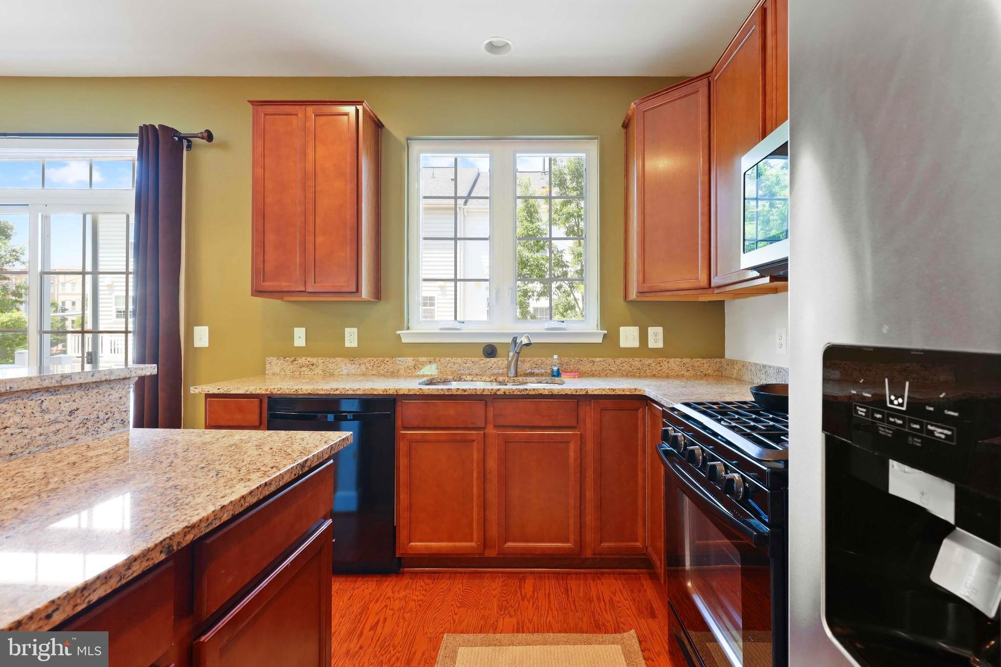 RESIDENCES AT VICTORY PROMENADE - Residential