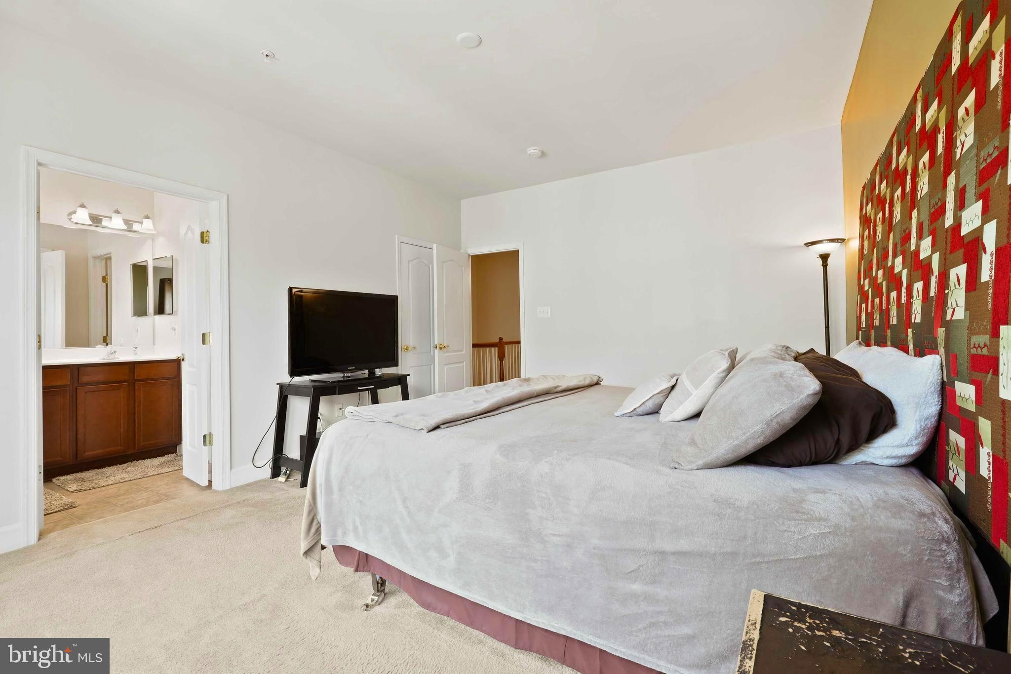 RESIDENCES AT VICTORY PROMENADE - Residential