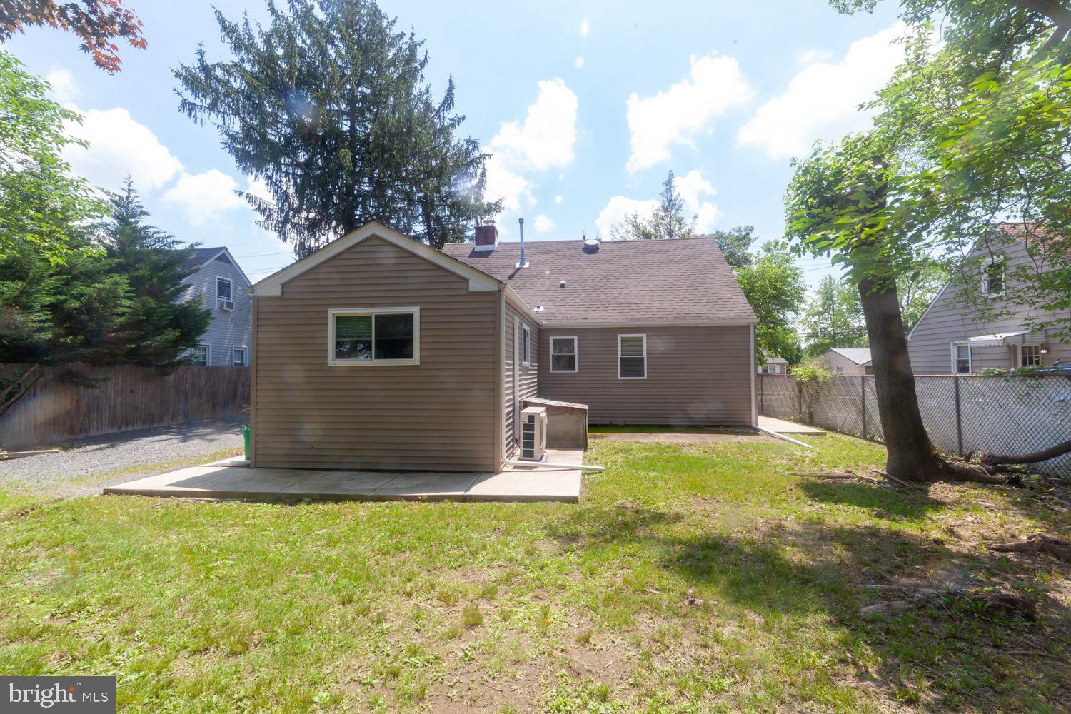 143 W GLOUCESTER PIKE