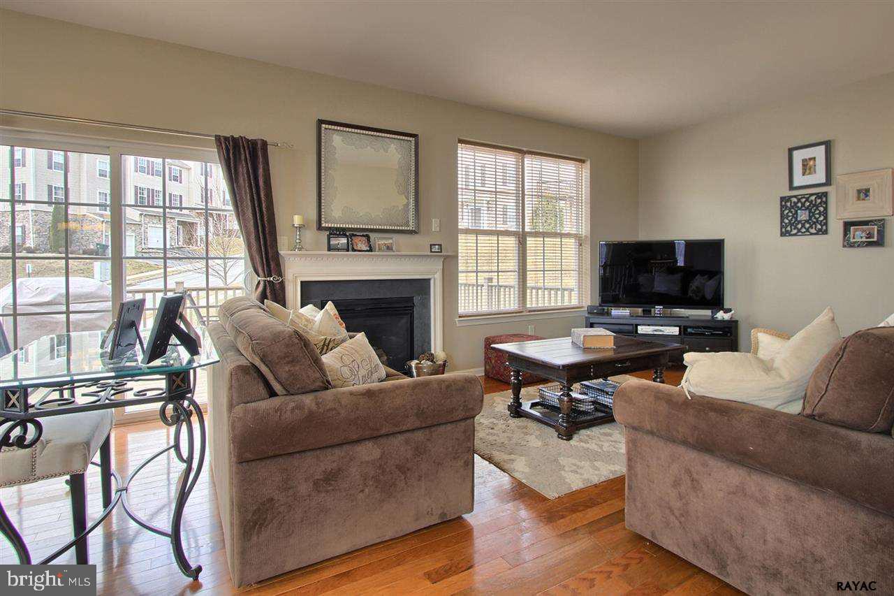 WOODCREST HILLS - Residential