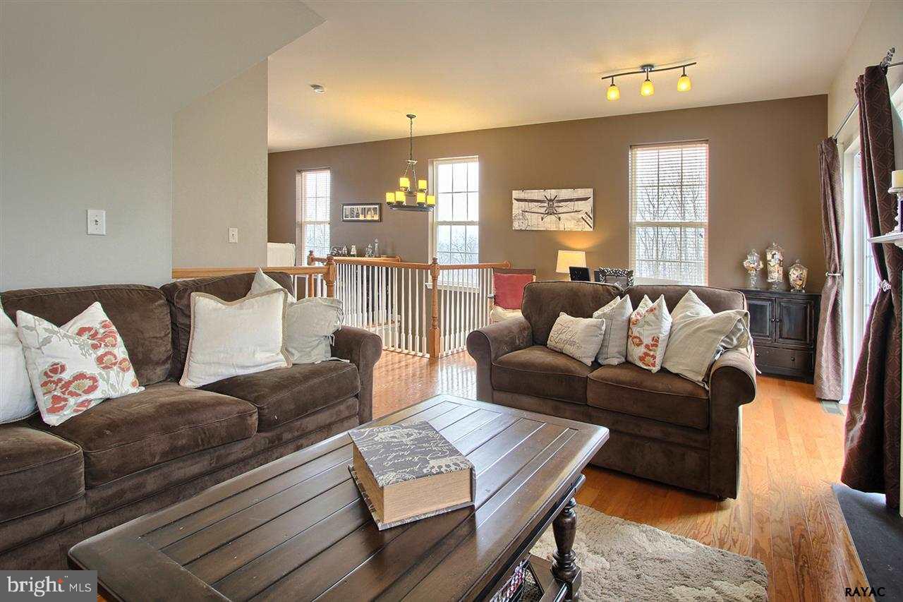 WOODCREST HILLS - Residential