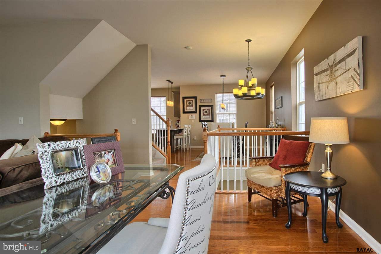 WOODCREST HILLS - Residential