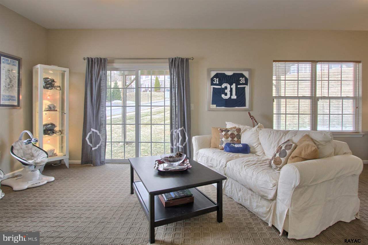 WOODCREST HILLS - Residential