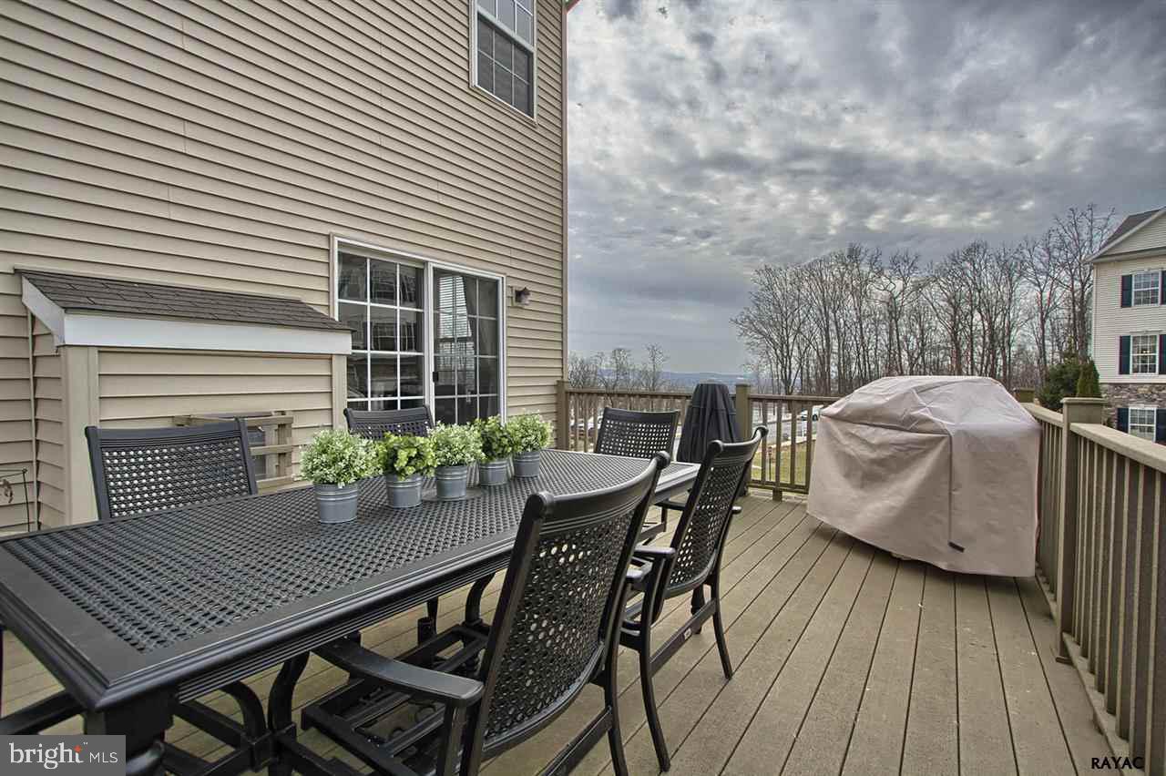 WOODCREST HILLS - Residential